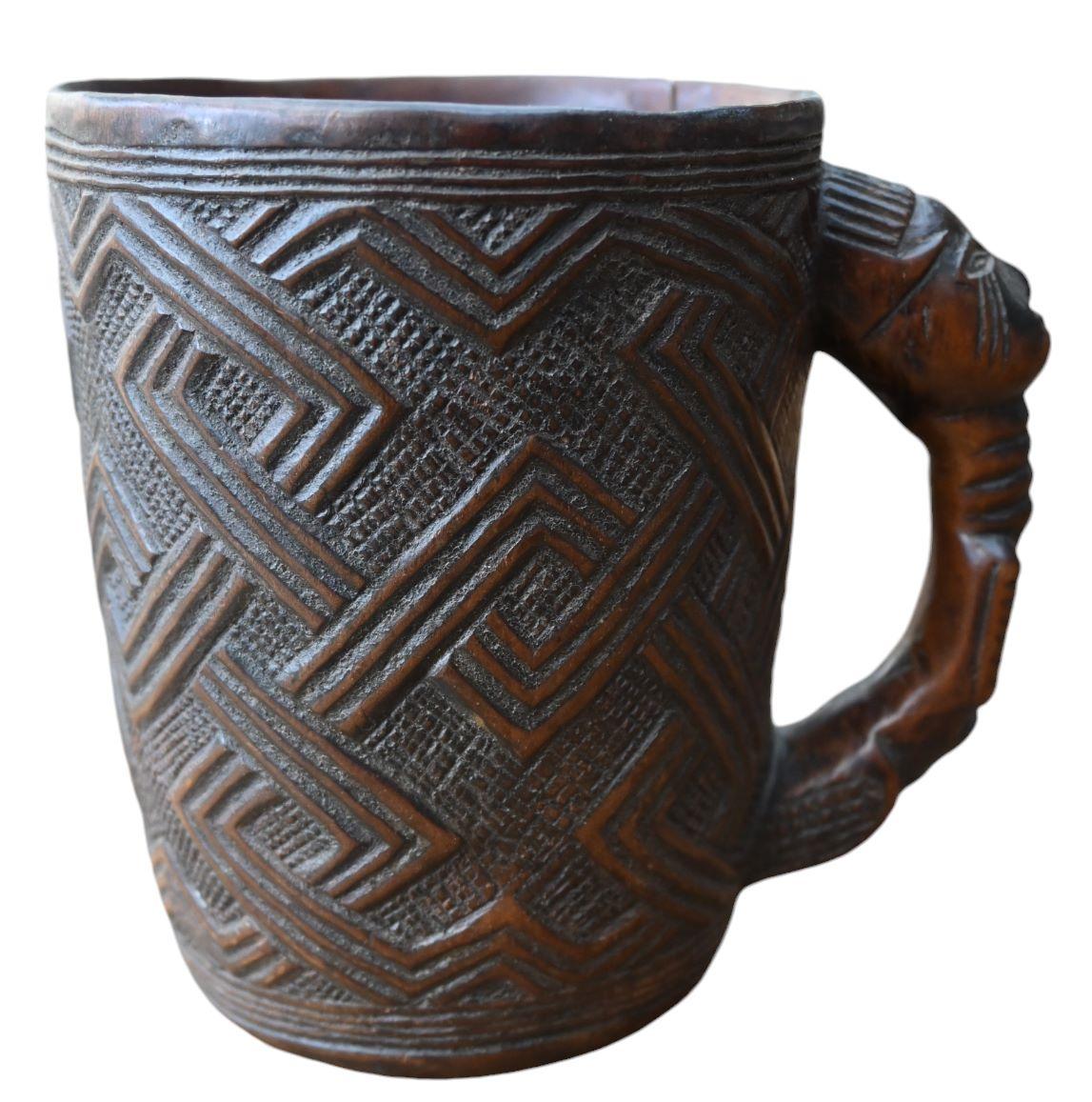 African Wooden Cup Kuba/ndengese Kingdom, Dr Congo, Late 19th Century In Good Condition For Sale In Bilzen, BE