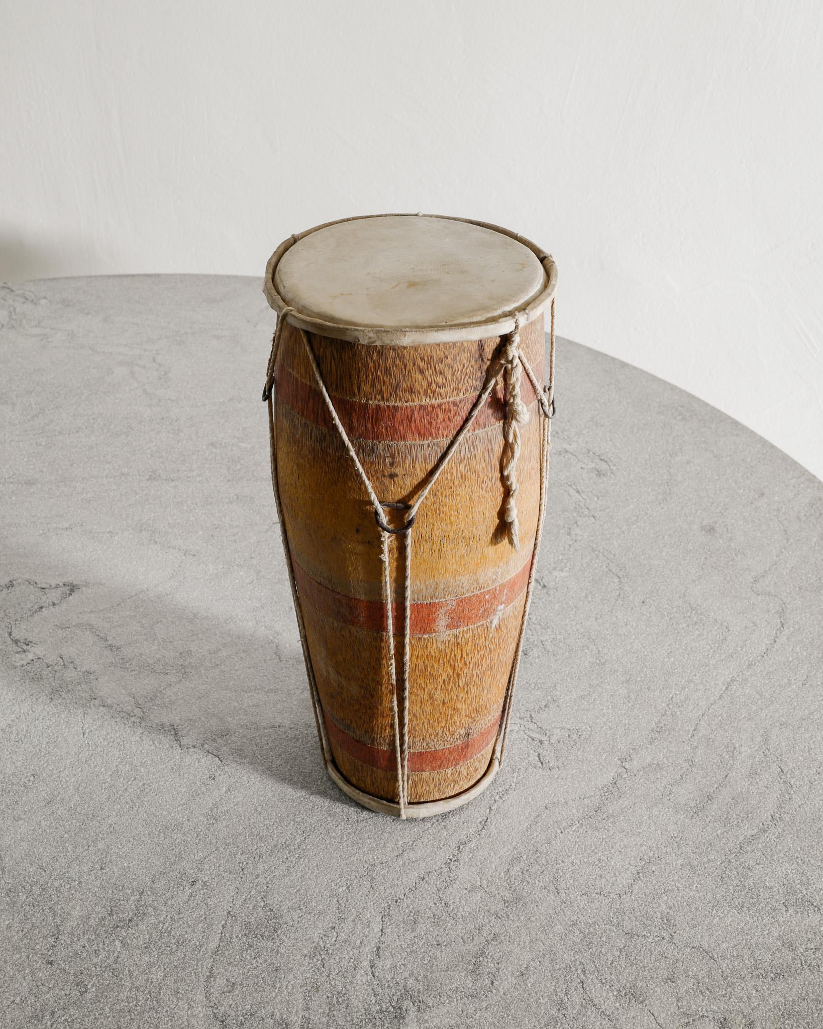 African Wooden Decorative Tribal Art Drum with Hide & Rope Produced Early 1900s In Good Condition For Sale In Stockholm, SE