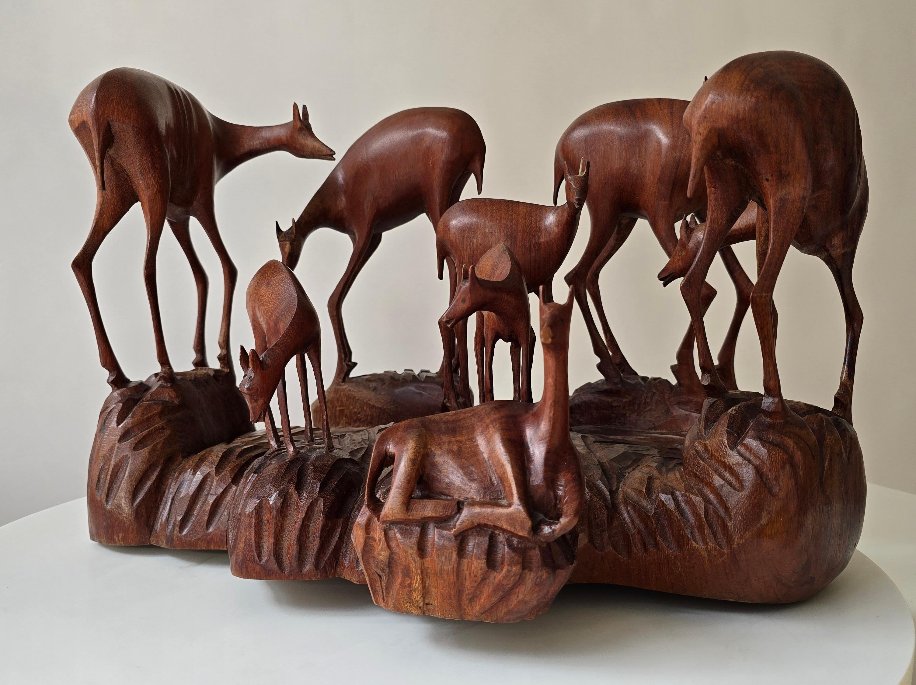 Congolese Scultura africana in legno di una famiglia di cervi, Congo Belga, anni '50 in vendita