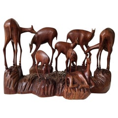 Scultura africana in legno di una famiglia di cervi, Congo Belga, anni '50