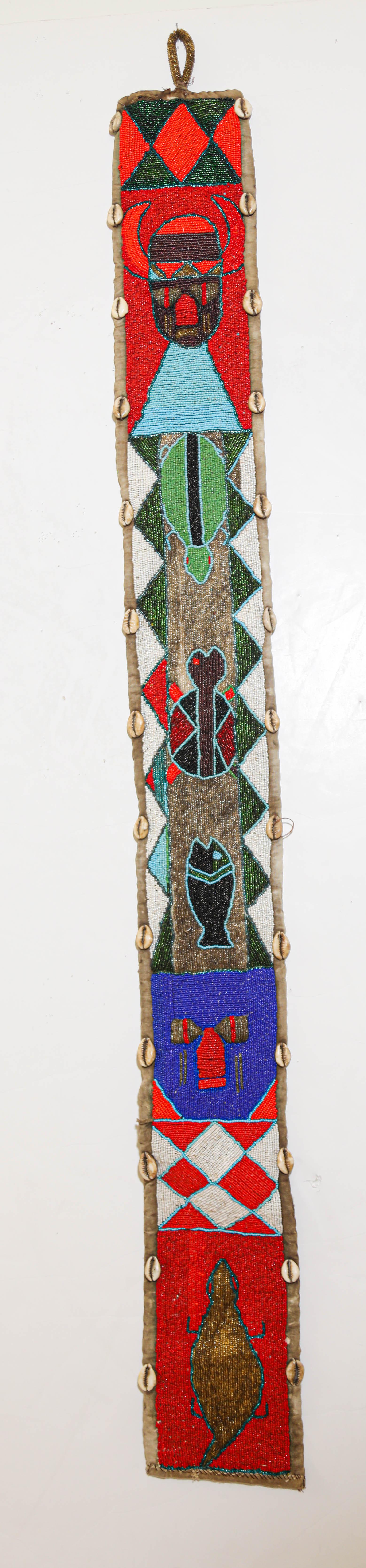 Faja de panel de cuentas rojas de adivino yoruba africano 1950 en venta 2