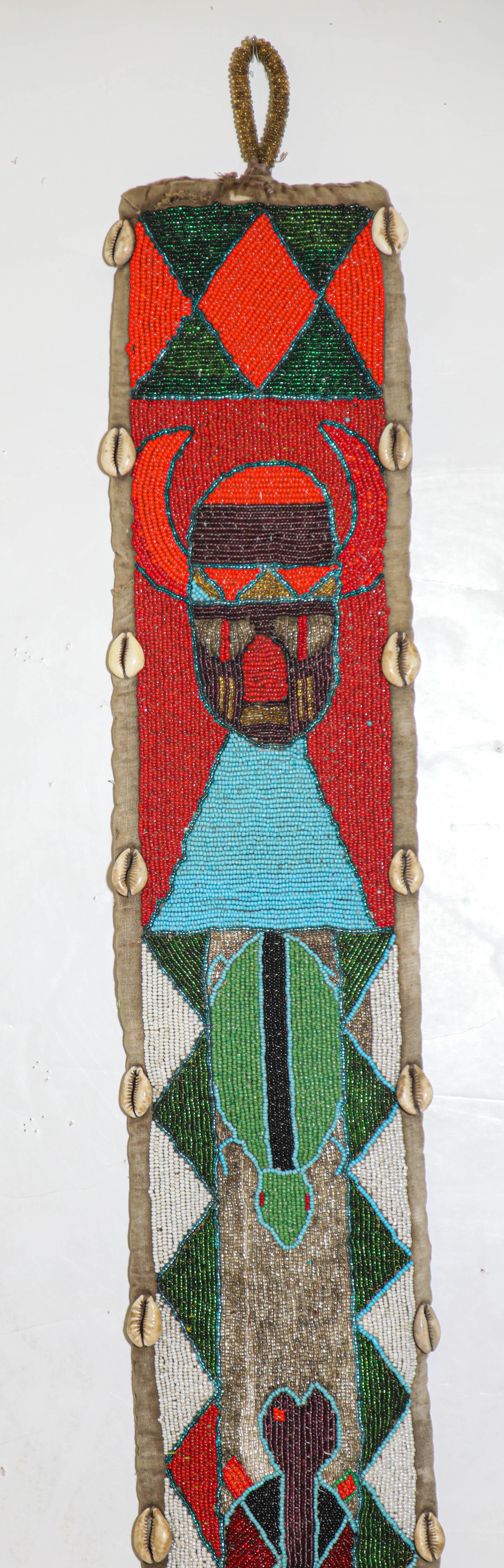Faja de panel de cuentas rojas de adivino yoruba africano 1950 Arte popular en venta