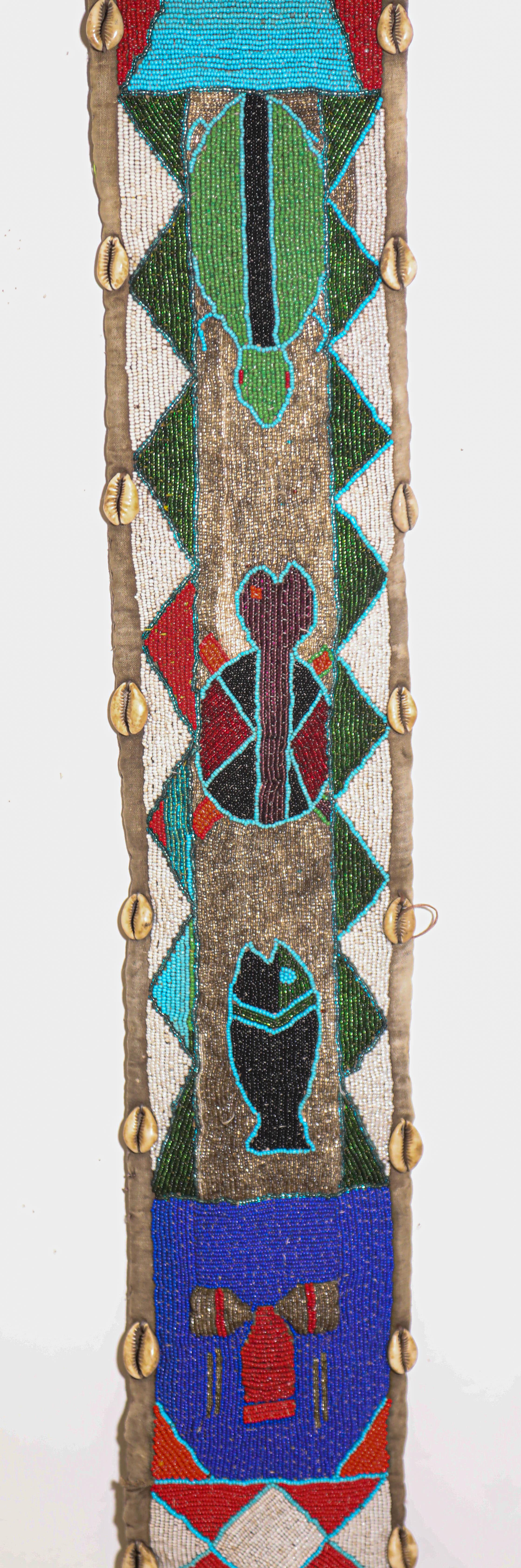 Faja de panel de cuentas rojas de adivino yoruba africano 1950 Nigeriano en venta