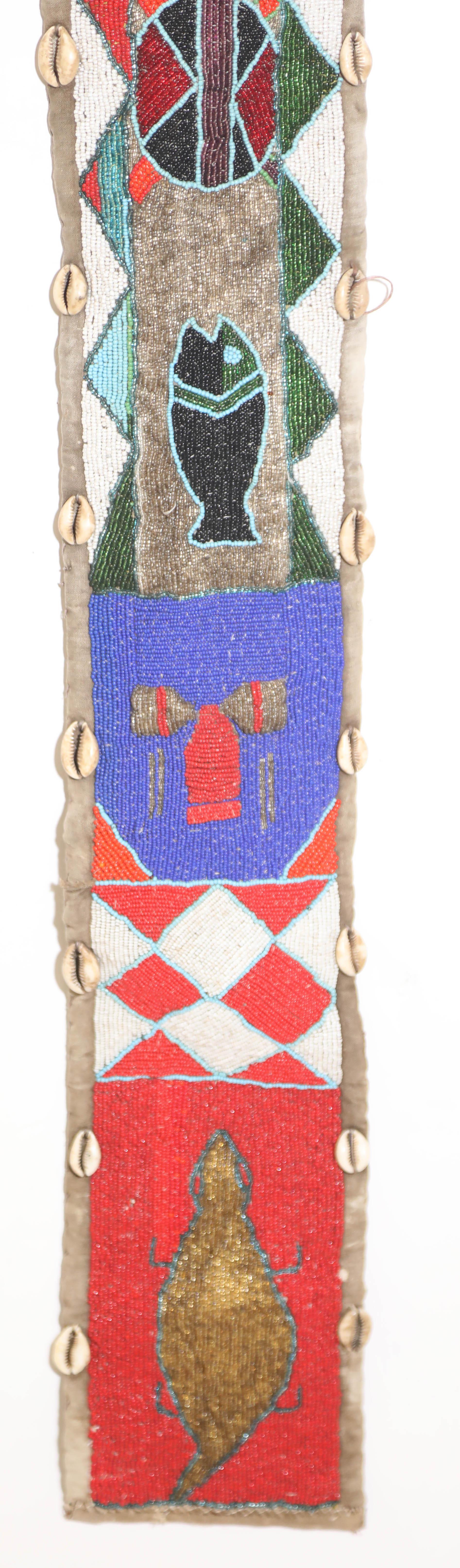 Faja de panel de cuentas rojas de adivino yoruba africano 1950 Hecho a mano en venta