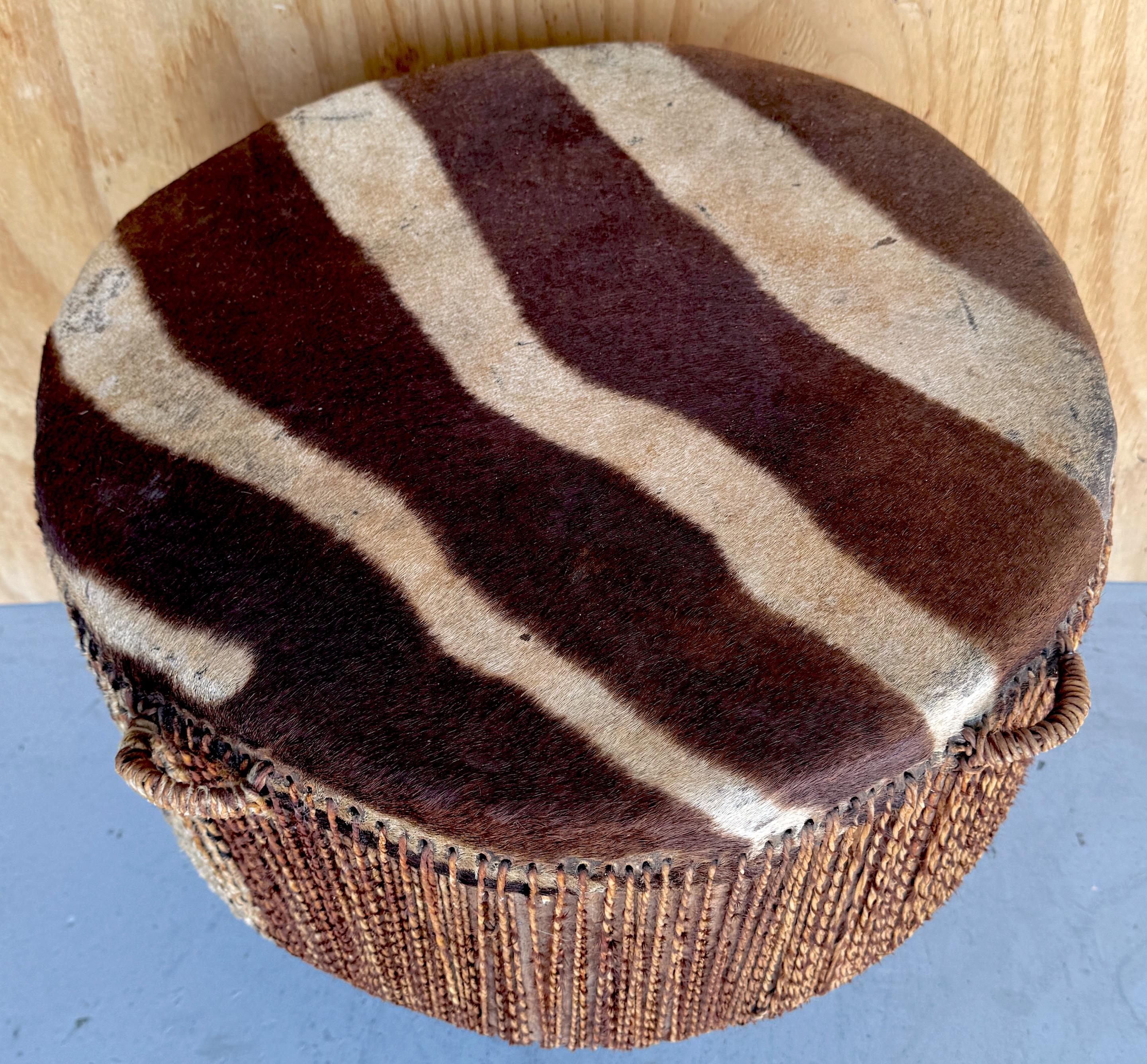 Tambor/Mesa auxiliar de cuero y piel de cebra africana Africano en venta