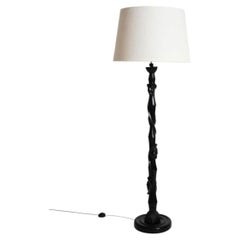 Stehlampe im afrikanischen Stil aus geschwärztem Holz, 1970er Jahre.