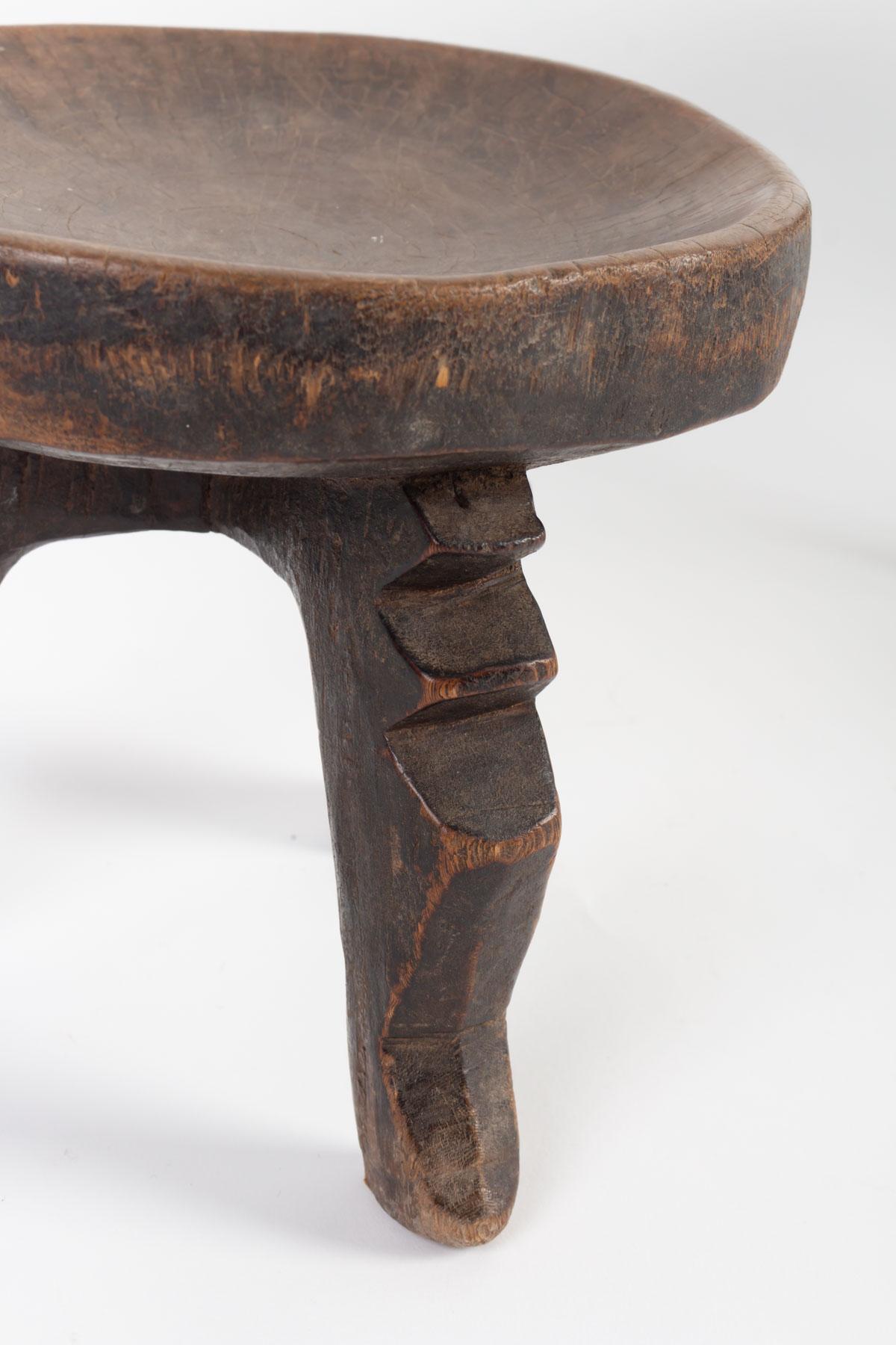 Africans Wooden Stool and Two Cups In Good Condition In Saint-Ouen, FR