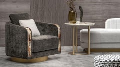 Sillón Afrodite de tela Belsuede, madera de cuerno y latón satinado by Arcahorn