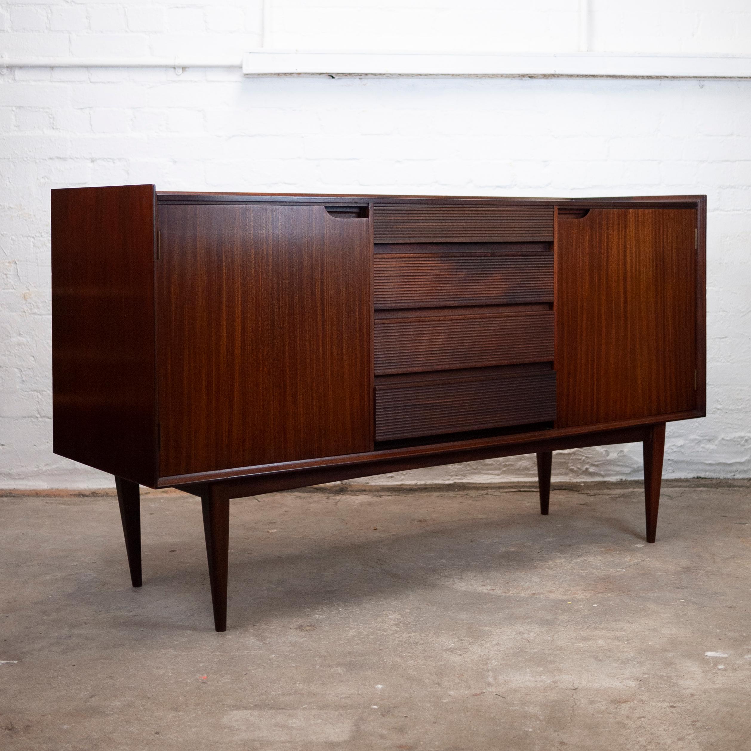 Afromosia Sideboard by Richard Hornby for Fyne Ladye Furniture, 1960s In Good Condition In Chesham, GB