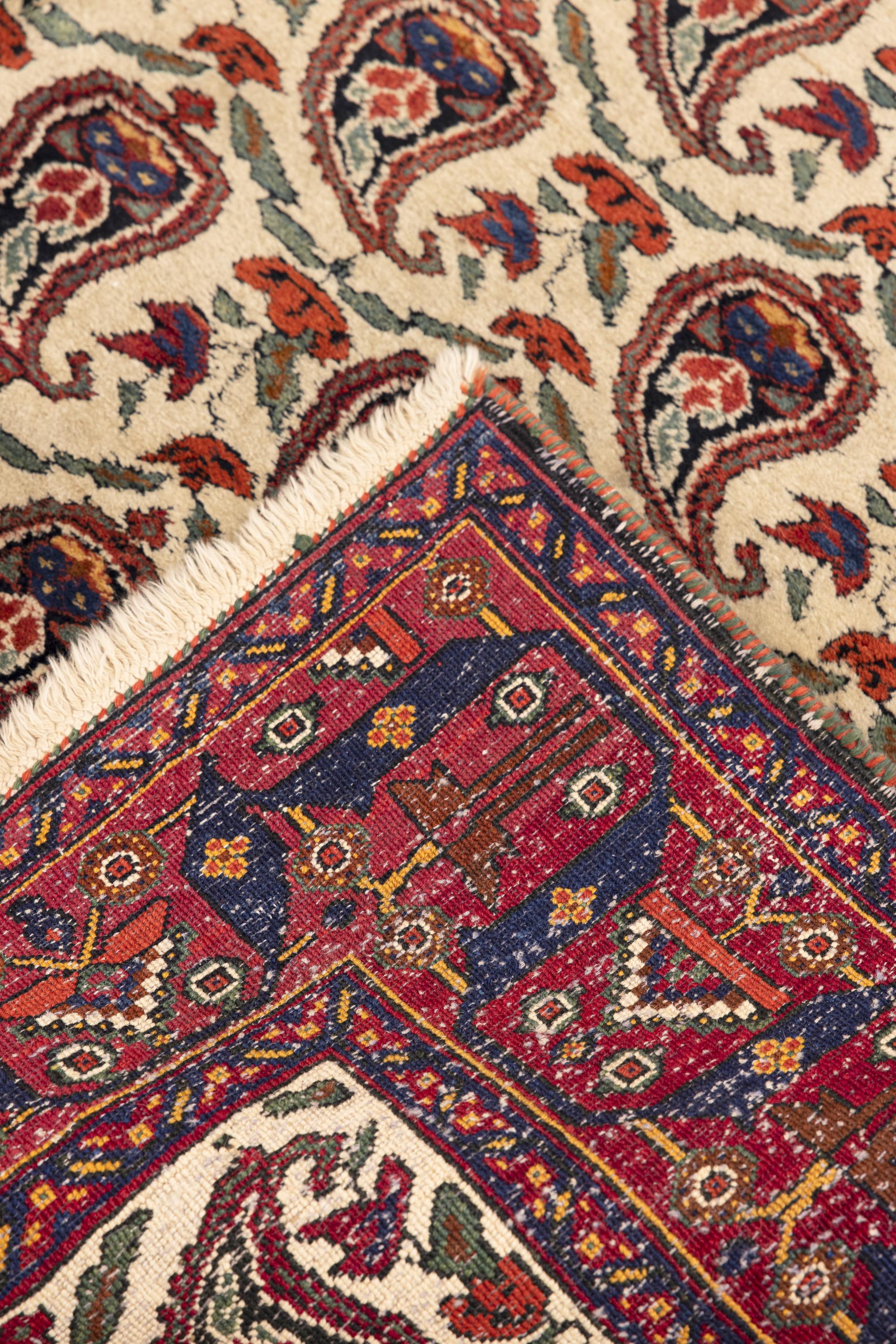 Noué à la main Tapis Afshar en ivoire à motifs floraux en vente