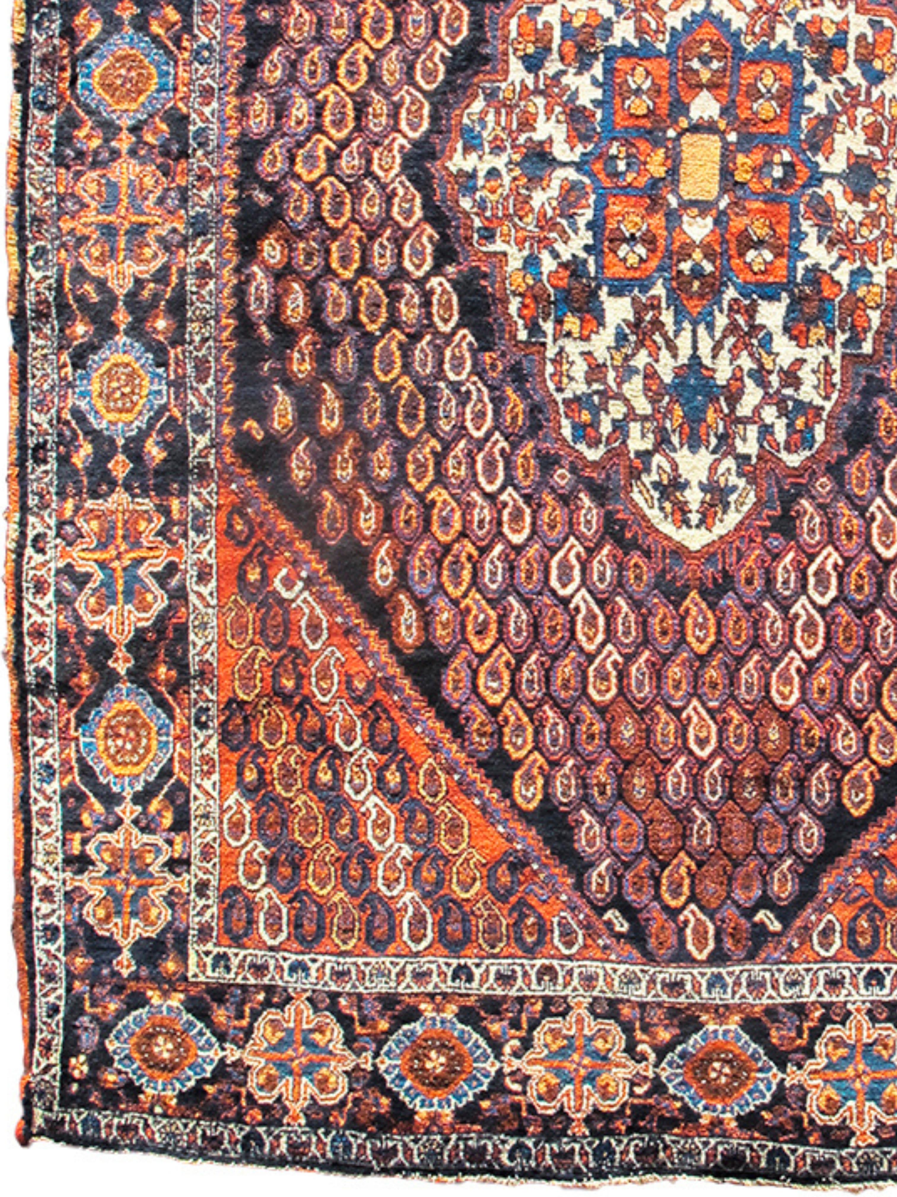 Afshar-Teppich, um 1900

Zusätzliche Informationen:
Abmessungen: 4'8