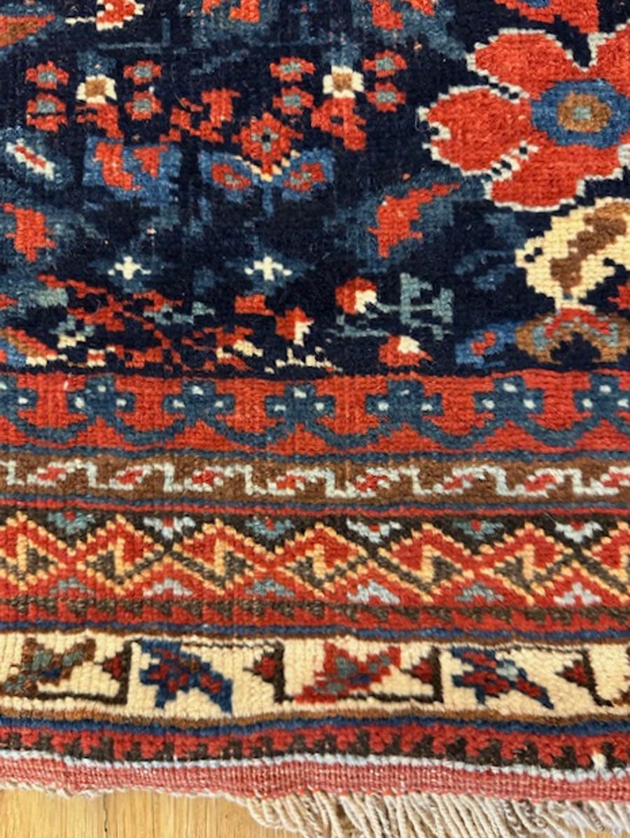 Tappeto Afshar della Persia sudorientale (Iran)

Età: circa 1895

Dimensioni: 5′.4 