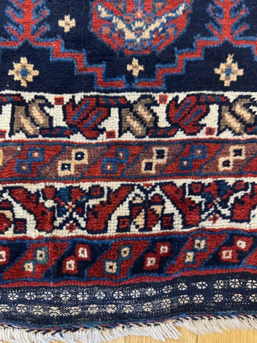 Attractive Afshar rug from south east Persia (Iran) with unusual kilim ends

Age: circa 1880

Measurements: 6′.6