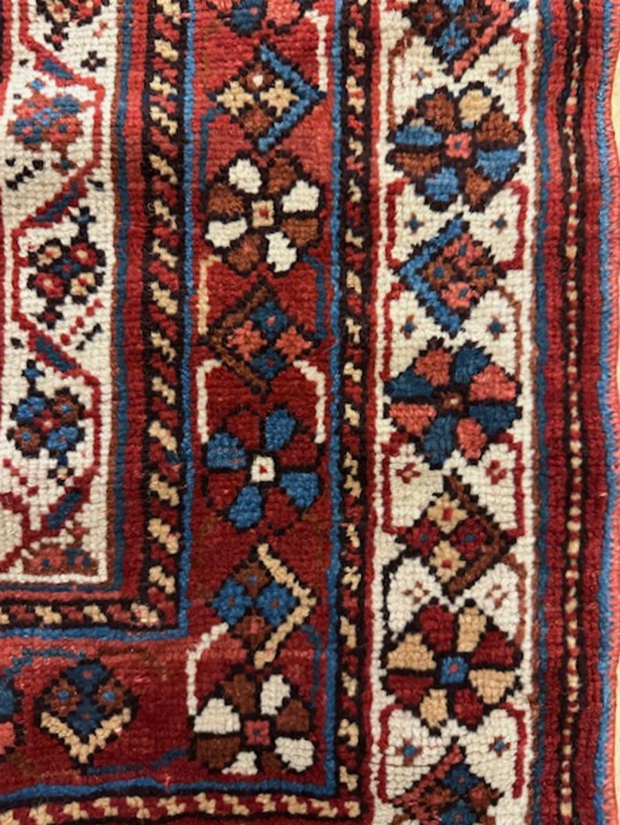 Afshar rug In Good Condition For Sale In NEW YORK, NY