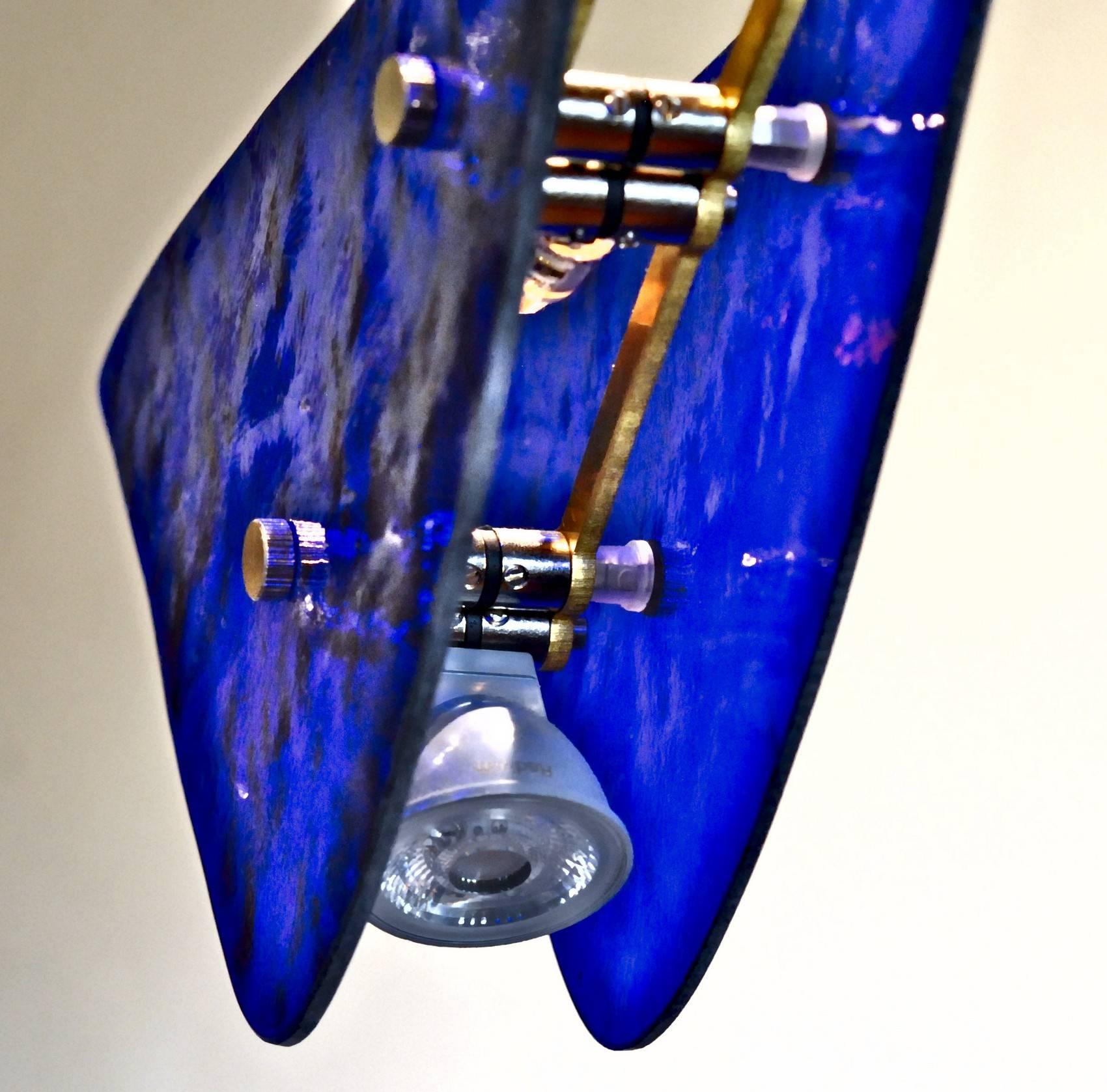 CINETICO Illuminated Sculpture Murano Glass Brass Mobile Chandelier, Cobalt For Sale 4