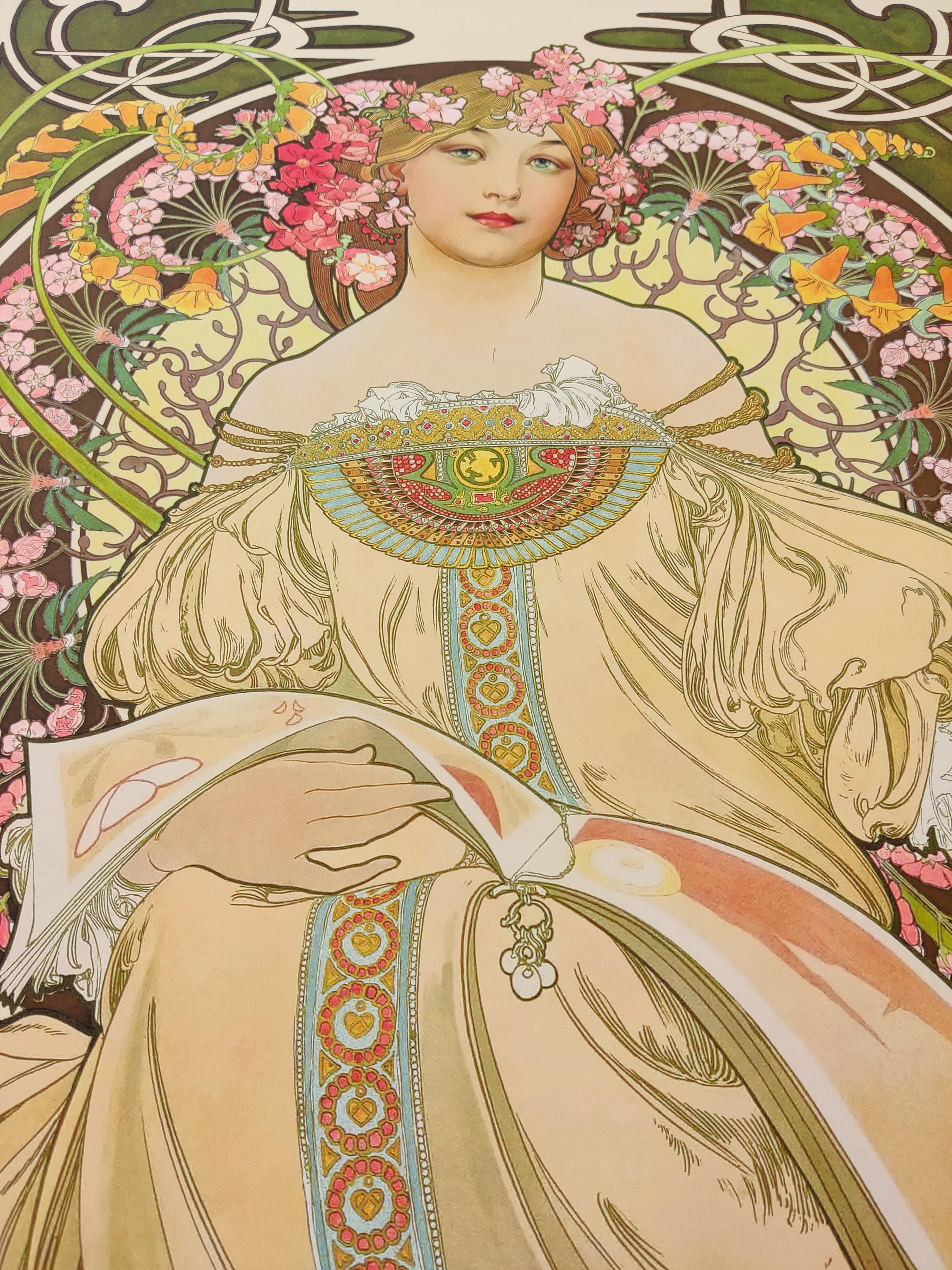 (après) Alphonse Mucha
Rêverie 
Reproduction d'une lithographie en couleur de l'original, de la Fondation Mucha
60 x 44 cm
Fondation Mucha en relief en bas au milieu
Edition 98/300
Signé par l'imprimeur au crayon en bas à droite

