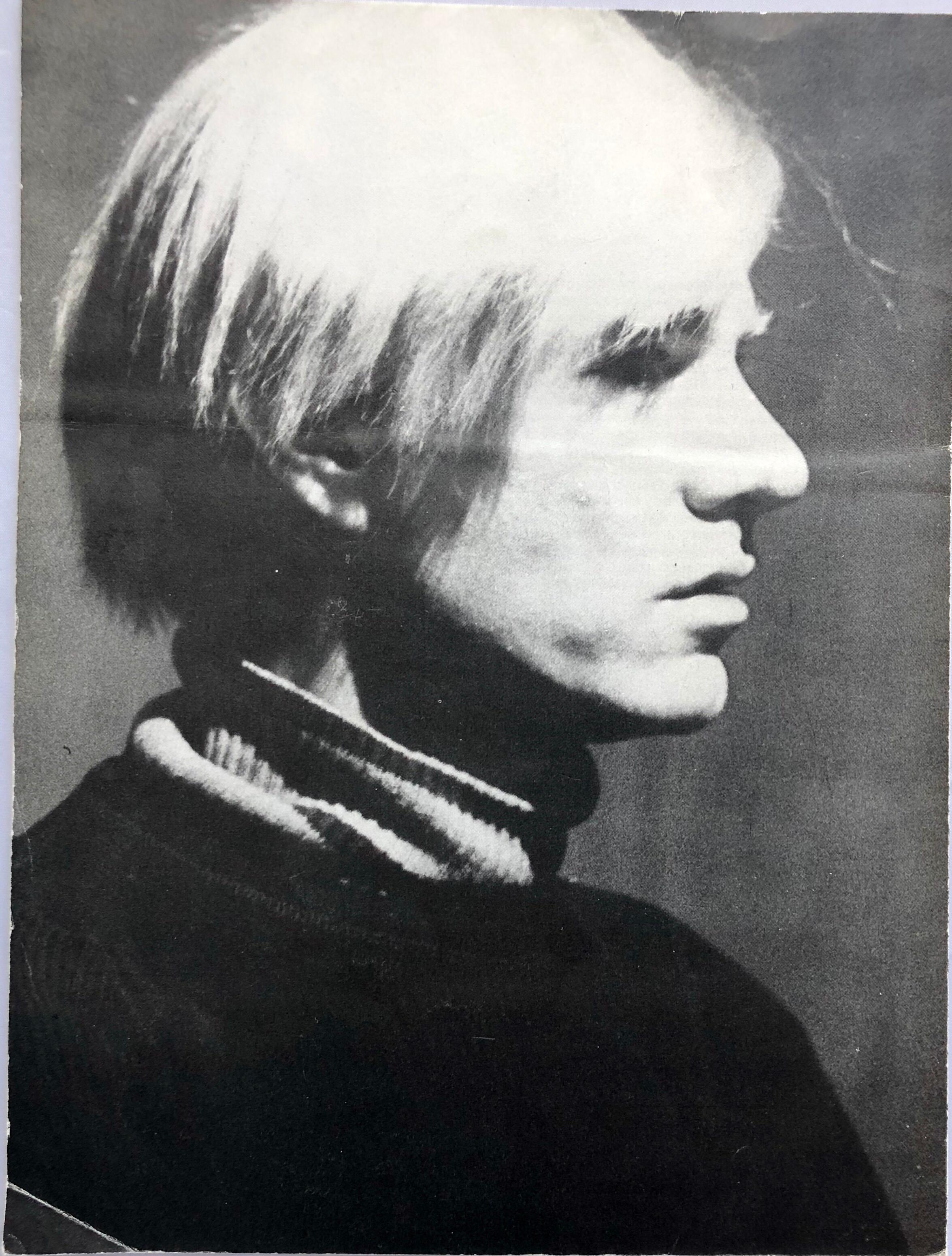 Catalogue du Musée d'Art Moderne Andy Warhol (Warhol Cow)  - Print de (after) Andy Warhol