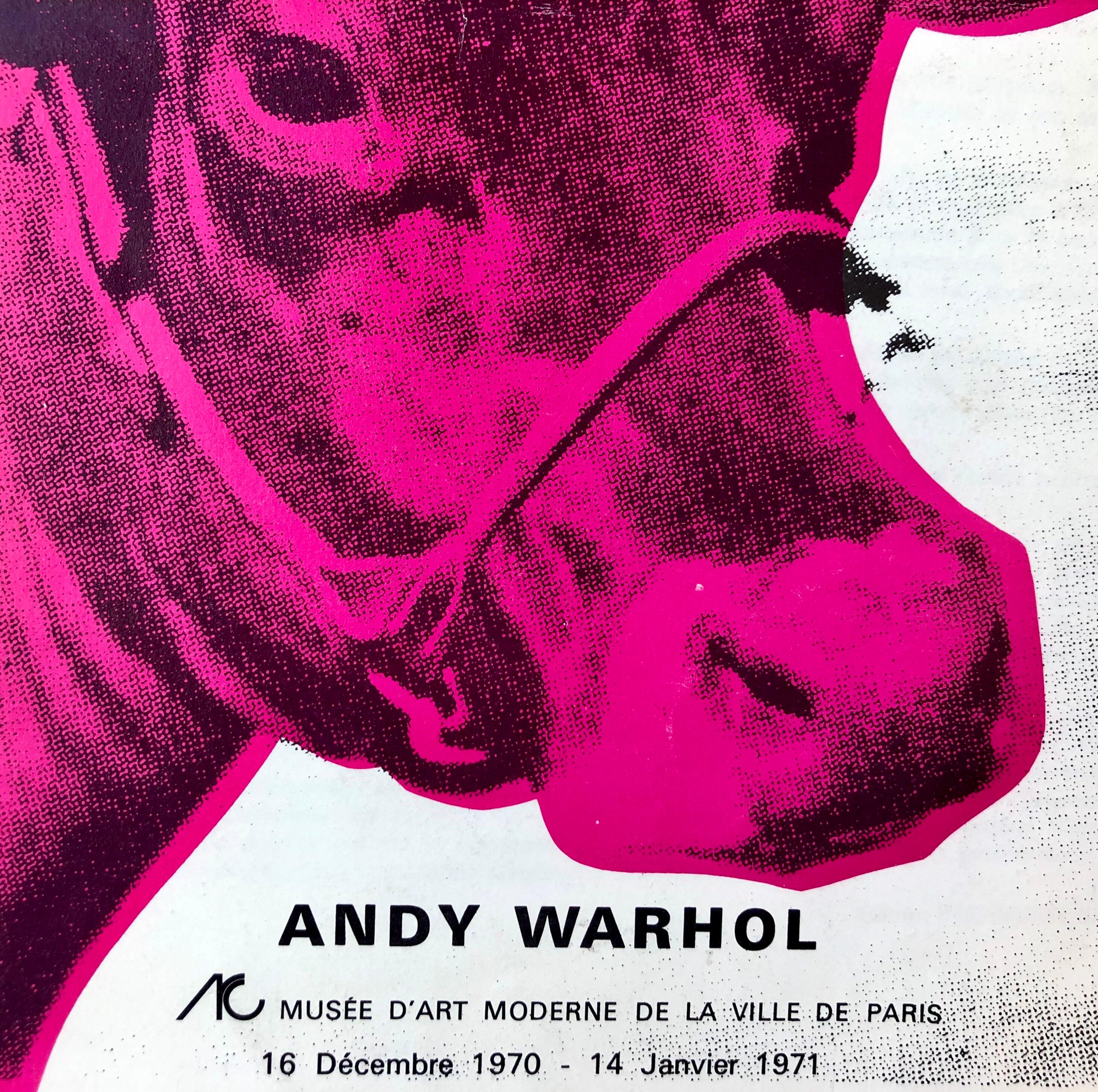 Catalogue du Musée d'Art Moderne Andy Warhol (Warhol Cow)  - Rouge Abstract Print par (after) Andy Warhol