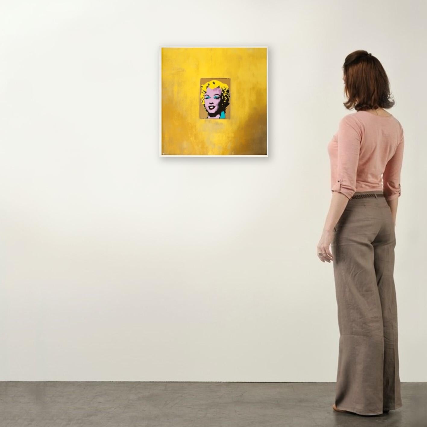 ANDY WARHOL
Golden Marilyn,
Porcellana
Edizione di 49
51 x 51 cm (20,1 x 20,1 pollici)
Facsimile di firma in smalto, numerato sul retro dell'etichetta In scatola di legno, accompagnata da Certificato di Autenticità dello Studio A. Rosenthal in