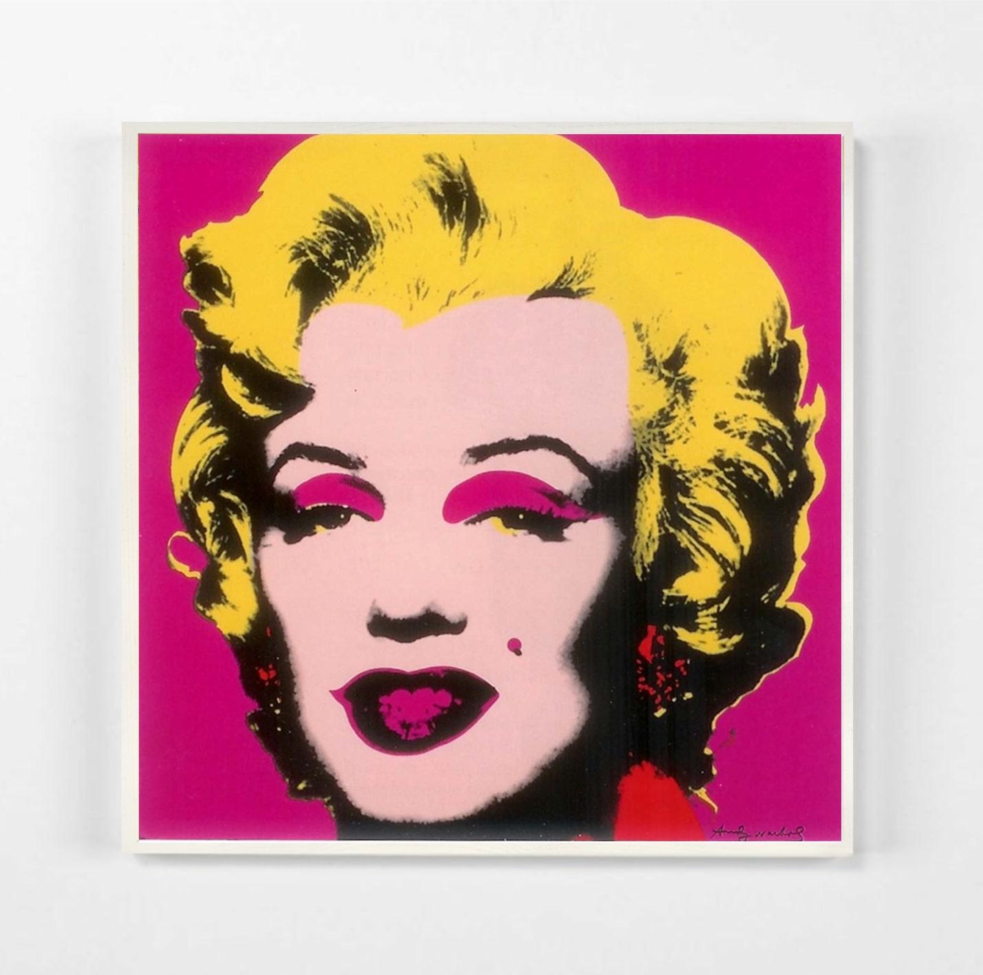 ANDY WARHOL
Marilyn Pink, 2010
Porcellana
Edizione di 49
51 x 51 cm (20,1 x 20,1 pollici)
Facsimile di firma in smalto, numerato sul retro dell'etichetta In scatola di legno, accompagnata da Certificato di Autenticità dello Studio A. Rosenthal in