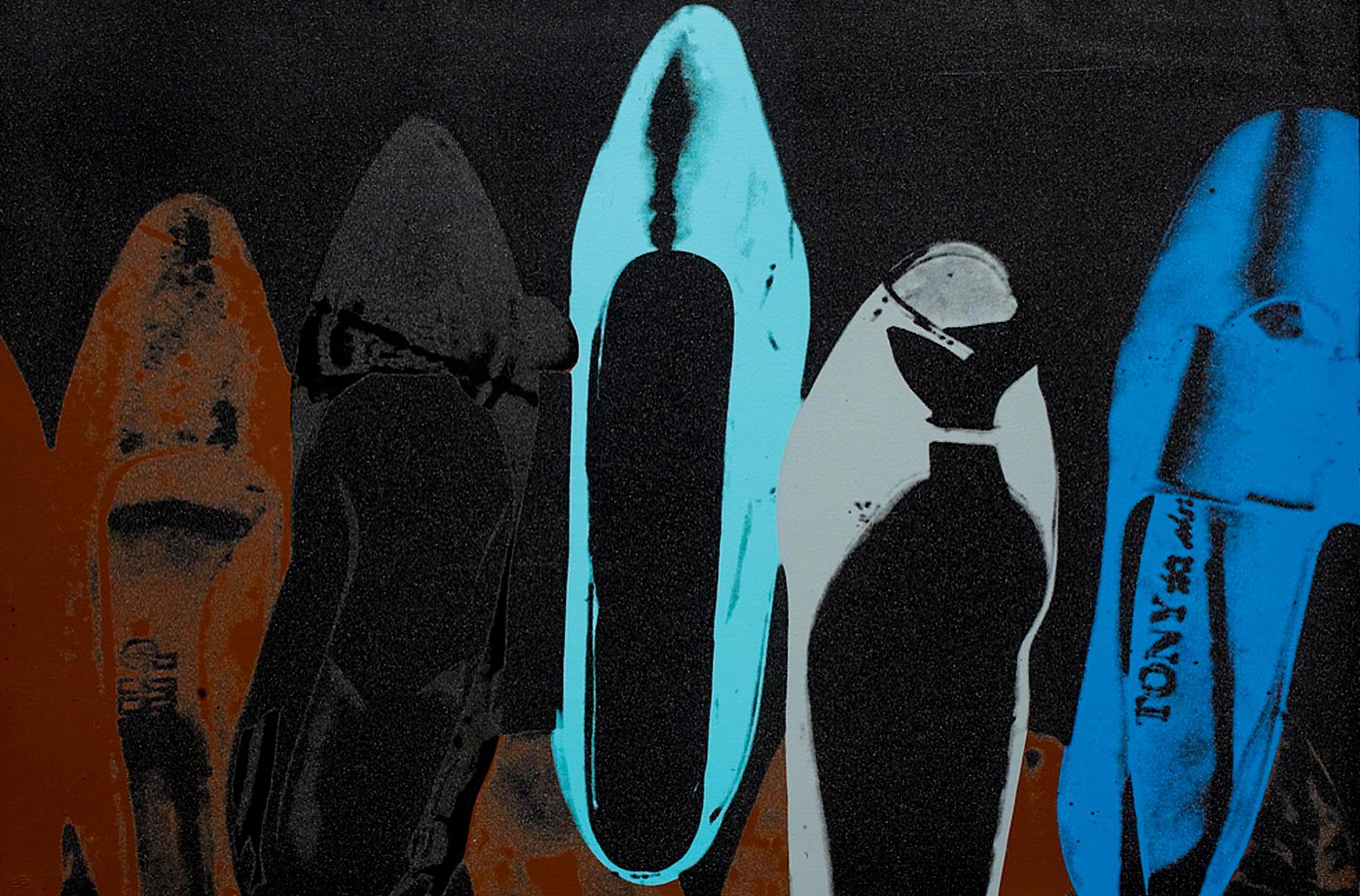 'Shoes 1980' - Carte d'exposition - Noir Print par (after) Andy Warhol