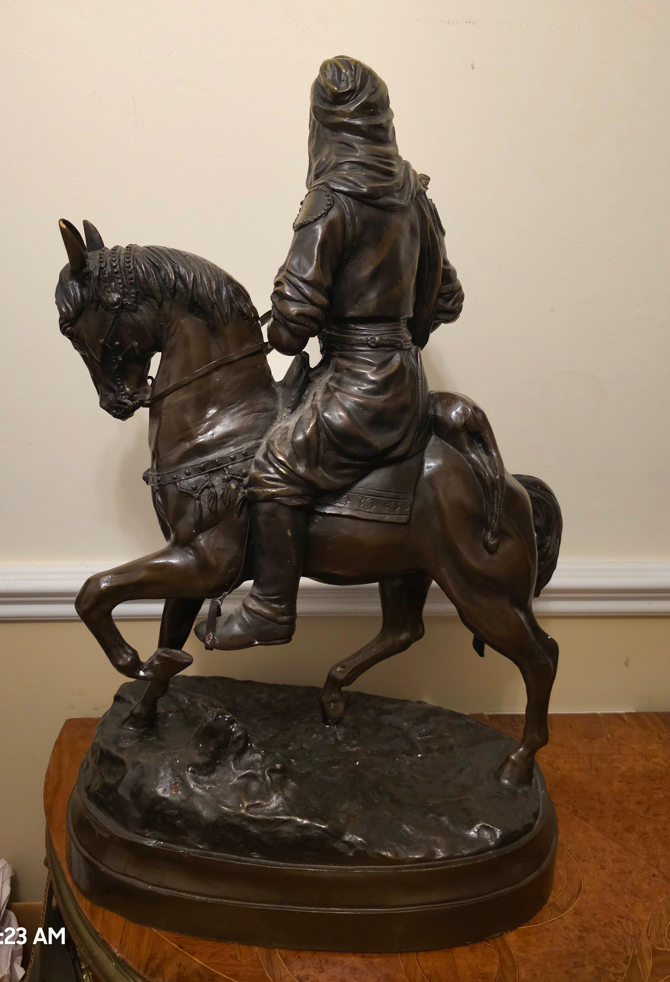 Metallo Dopo Barye (XIX secolo) e Guillemin, Cavalier Arabe Revenant De La Chasse in vendita