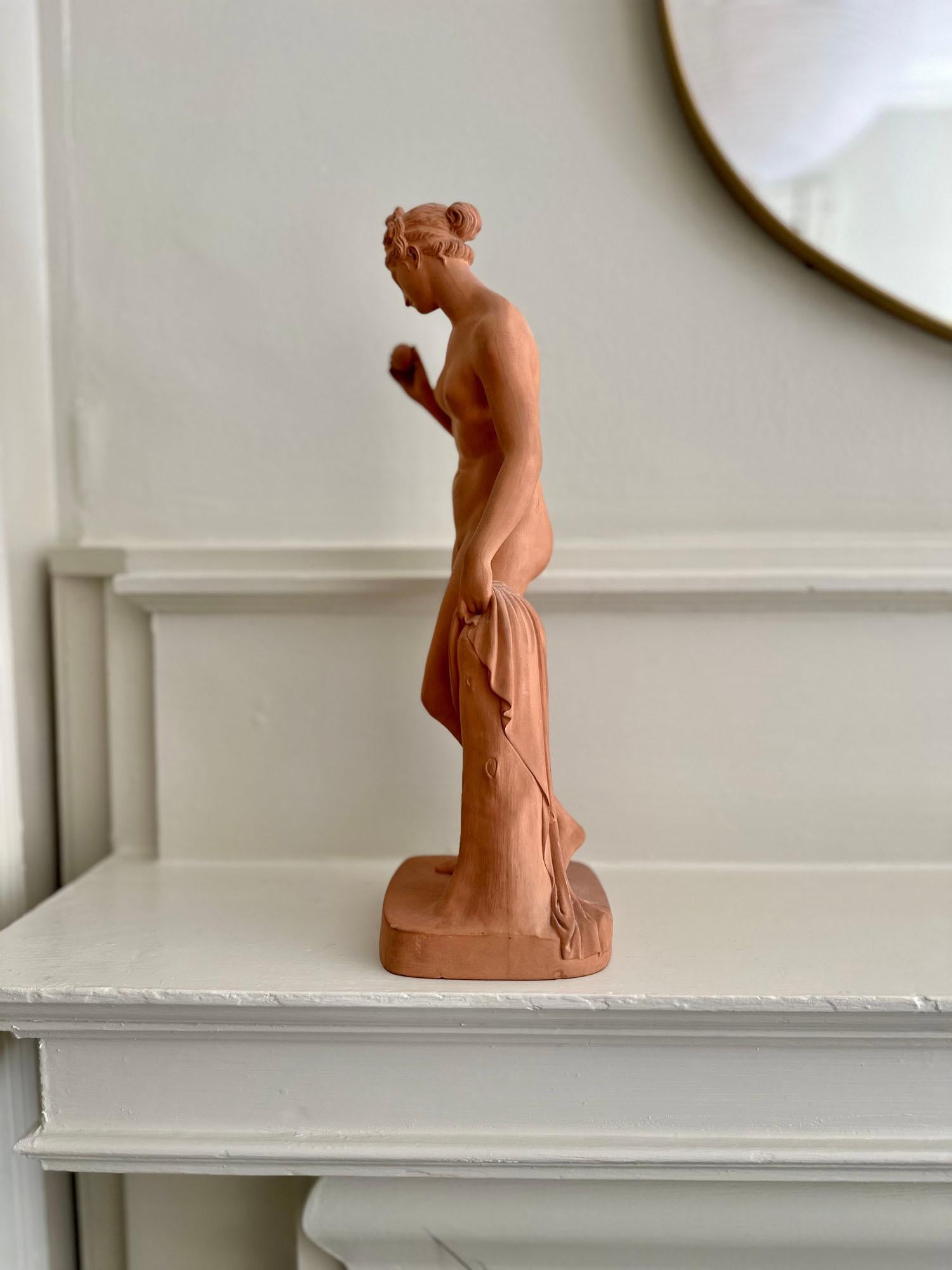 Nach Bertel Thorvaldsen 19. Jh. Terrakotta-Venus-Skulptur von P. Ipsen (Neoklassisch) im Angebot