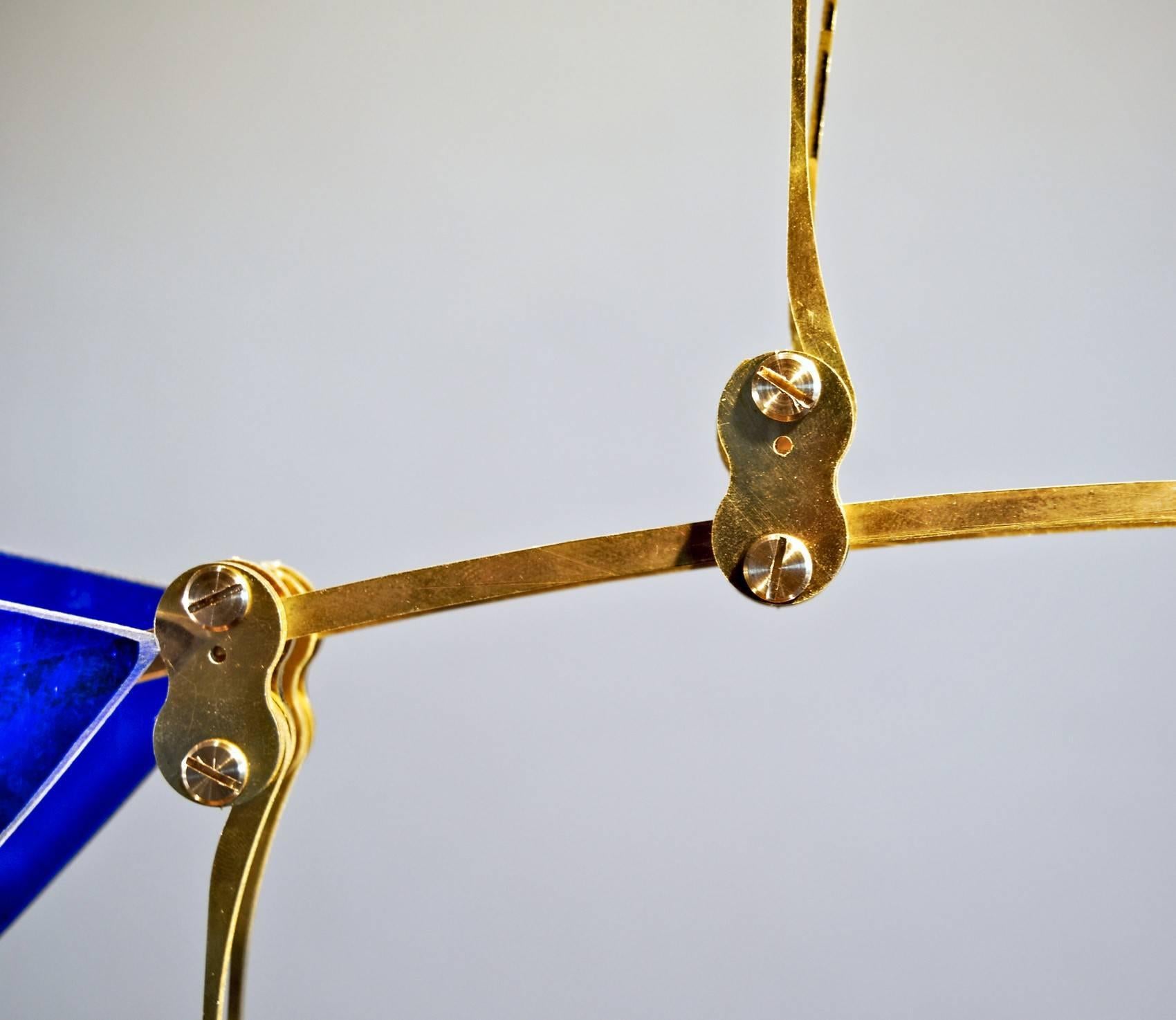 CINETICO Lampadario mobile in ottone e vetro di Murano Elementi in vetro rosso e giallo in vendita 9