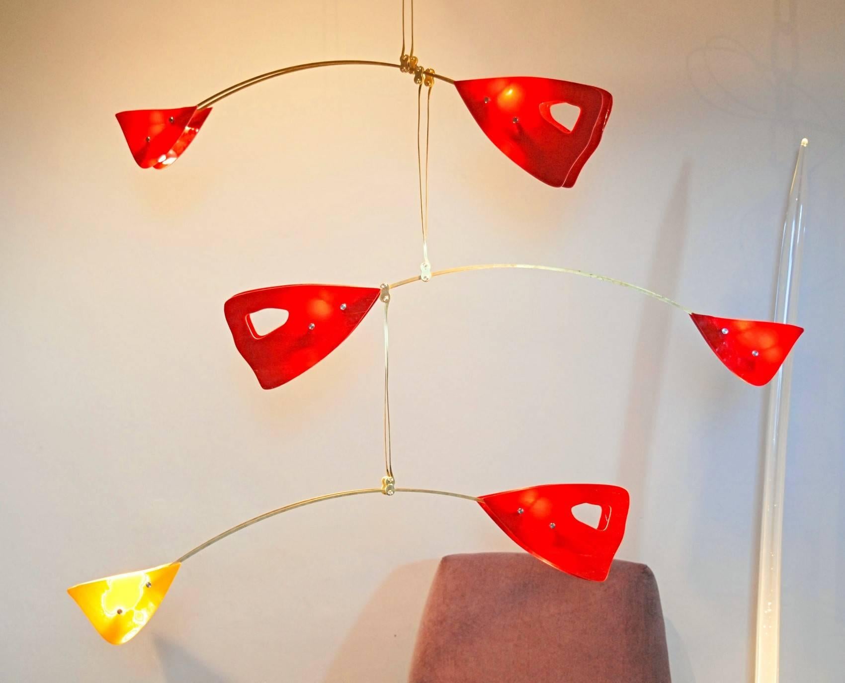 Ottone CINETICO Lampadario mobile in ottone e vetro di Murano Elementi in vetro rosso e giallo in vendita