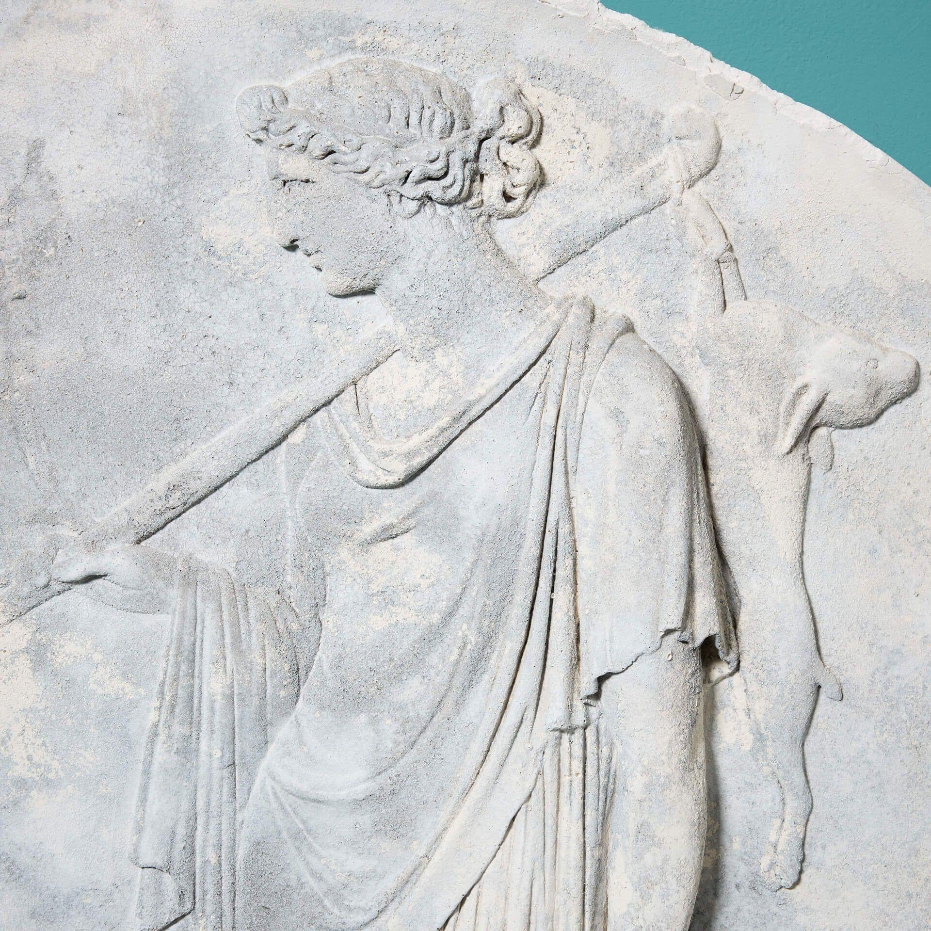 Anglais D'après Canova Grand rond de mur en plâtre de style néoclassique en vente