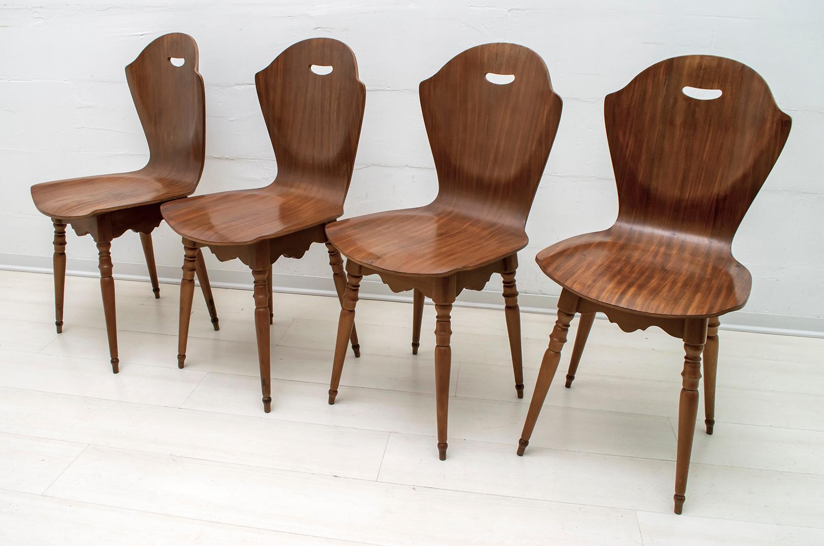 Mid-Century Modern Chaises italiennes en bois cintré mi-siècle modernes d'après Carlo Ratti, années 1950 en vente