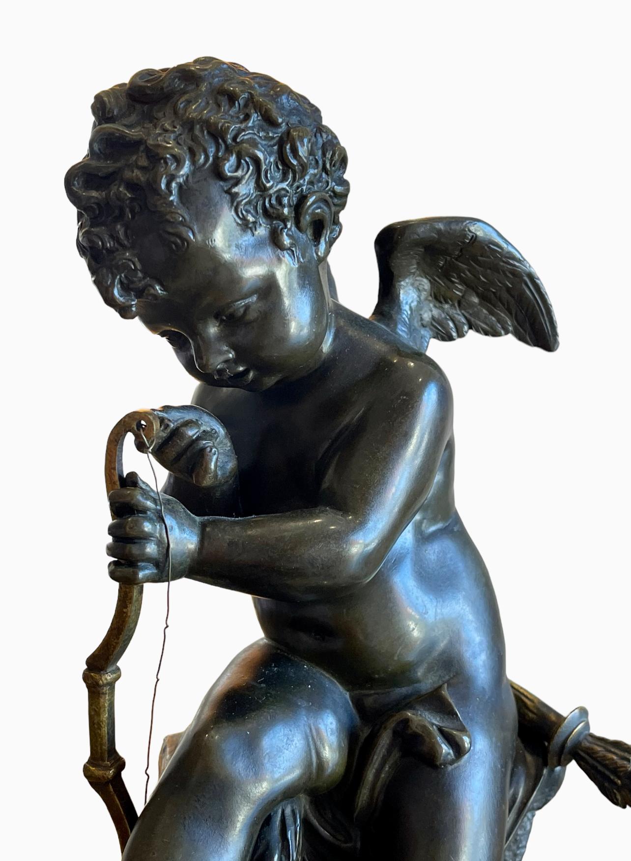 Bronze attributed to Charles Gabriel SAUVAGE representing Cupid trying to draw his bow. Bronze with brown patina resting on a gilded bronze base. Pretty original patina, bronze in good condition.

Dimensions
Height 25cm
Width 15,5cm
Depth 9cm