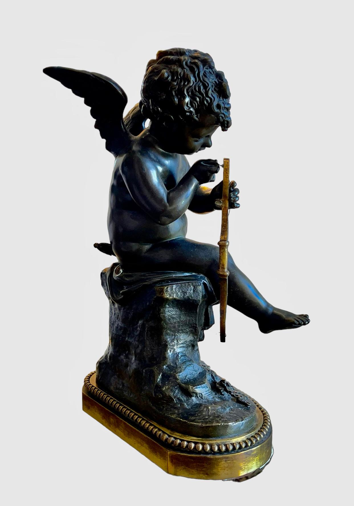After Charles Gabriel Sauvage - Bronze, Cupid Tendant His Bow In Good Condition For Sale In Beaune, FR