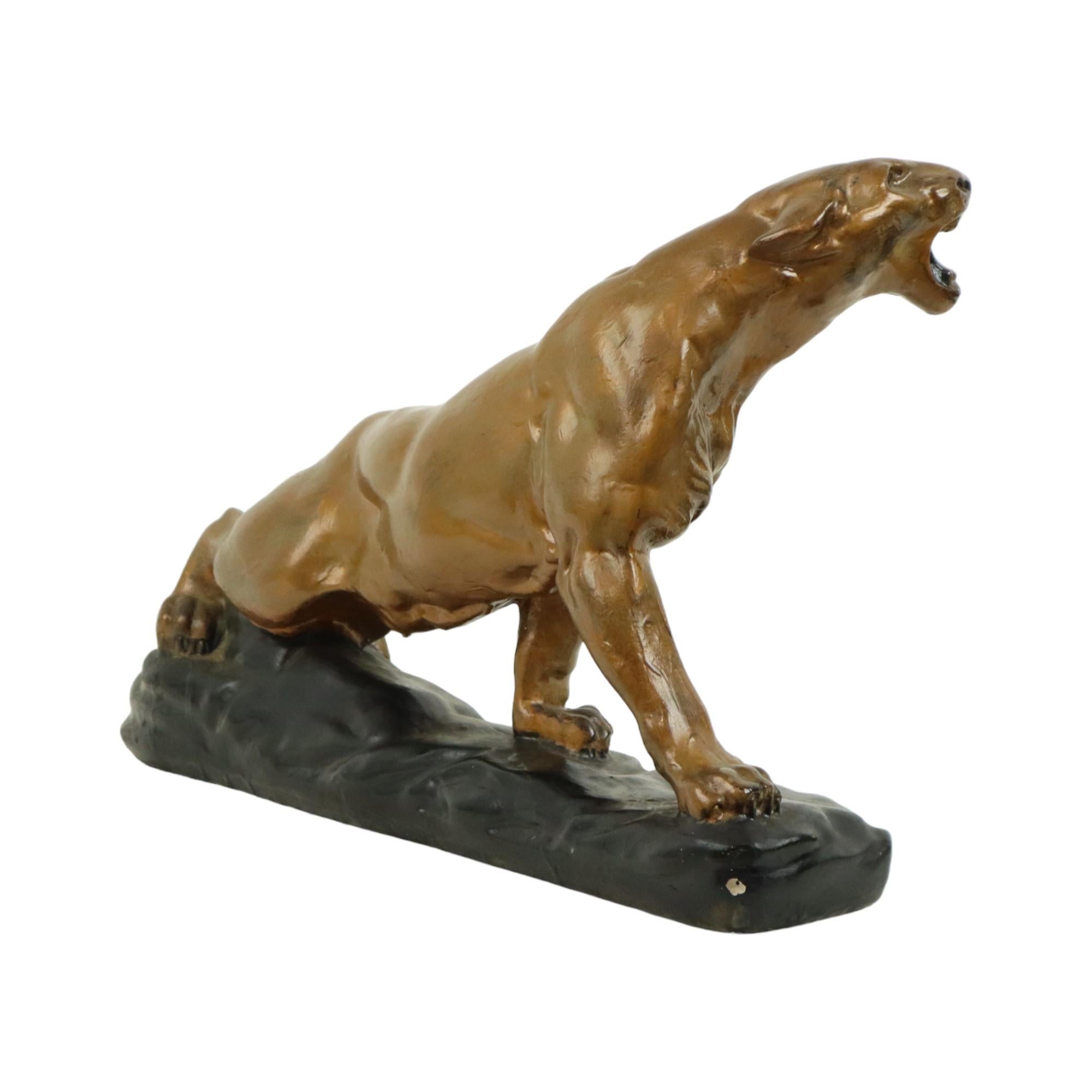 20ième siècle D'après Charles Valton Image Lionne blessée Bronze Patina Plâtre en vente