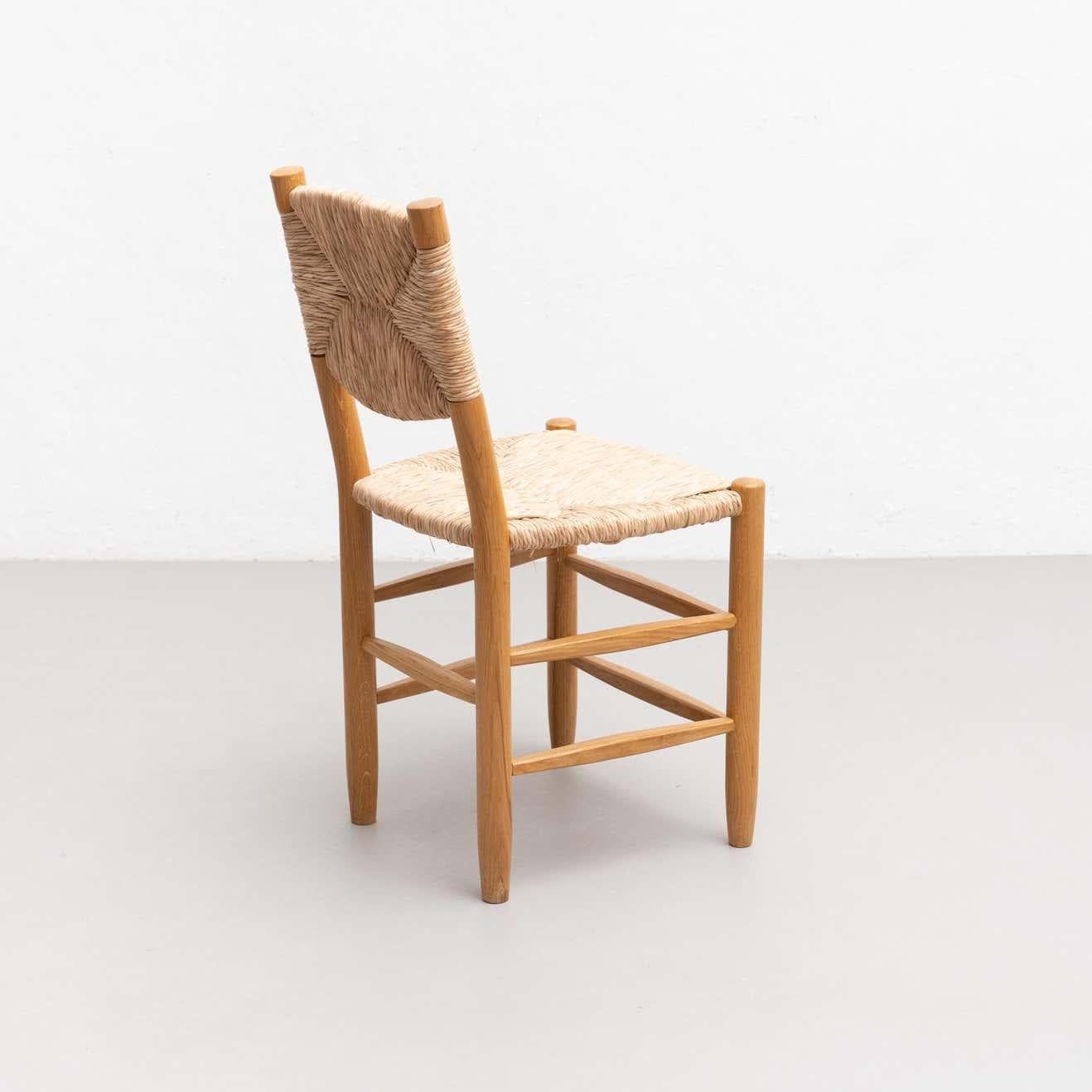 Fin du 20e siècle Chaise N.19 d'après Charlotte Perriand, en bois et rotin, mi-siècle moderne en vente