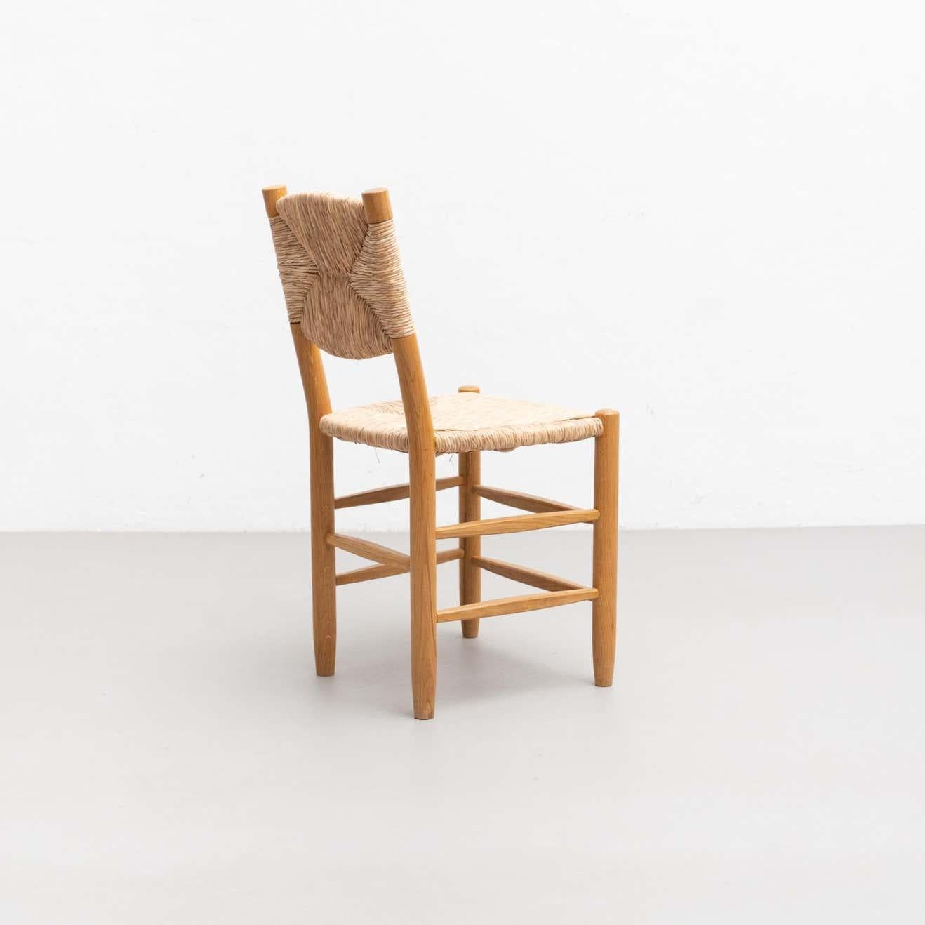 Charlotte Perriand N.19 Stuhl, Holz-Rattan, Mid-Century Modern im Angebot 1