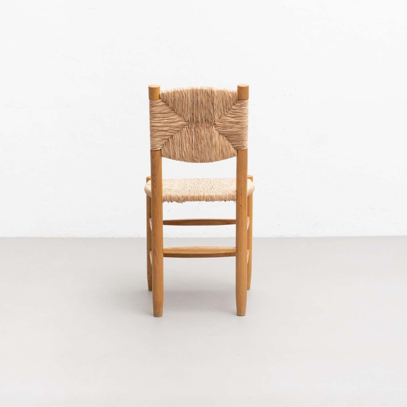Charlotte Perriand N.19 Stuhl, Holz-Rattan, Mid-Century Modern im Angebot 3