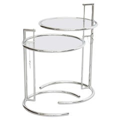 Paire de tables d'appoint E1027 d'après Eileen Gray, verre et acier tubulaire, vers 1970