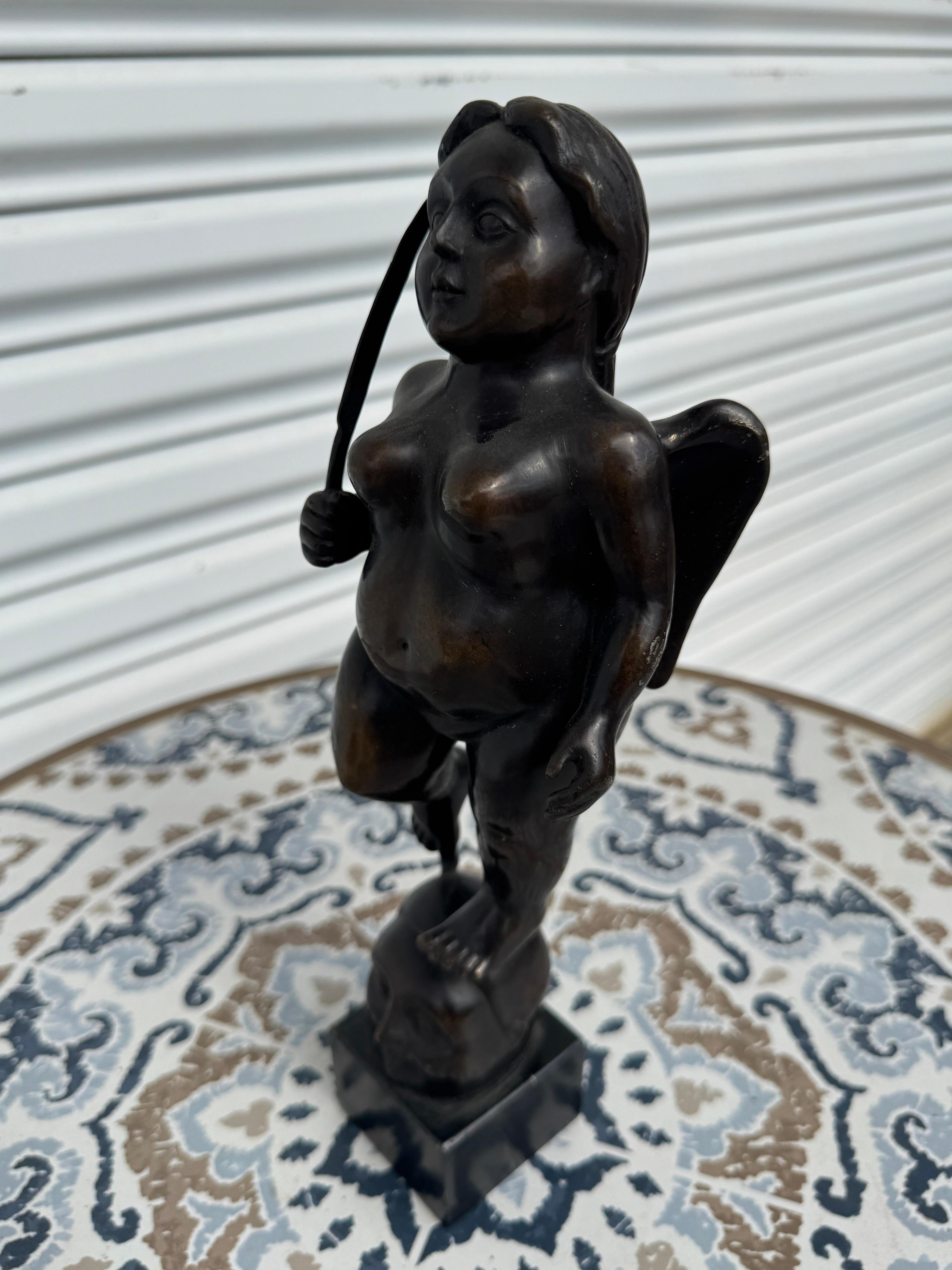 Ce bronze a été réalisé après le décès de l'artiste Fernando Botero.
Il mesure 14,5