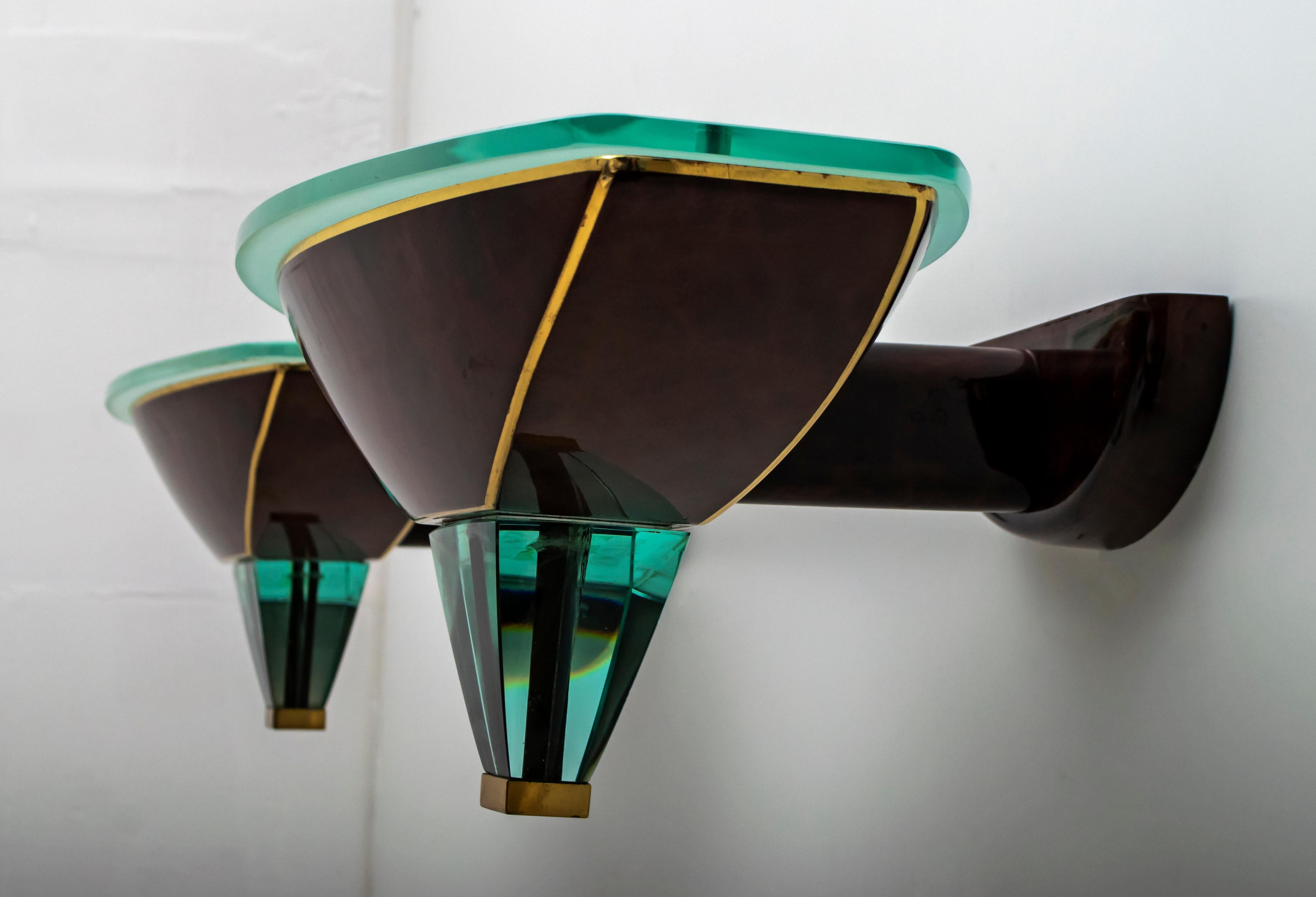 Late 20th Century After Fontana Arte Pair of Modern Italian Glass and Brass Sconces, 1980s For Sale