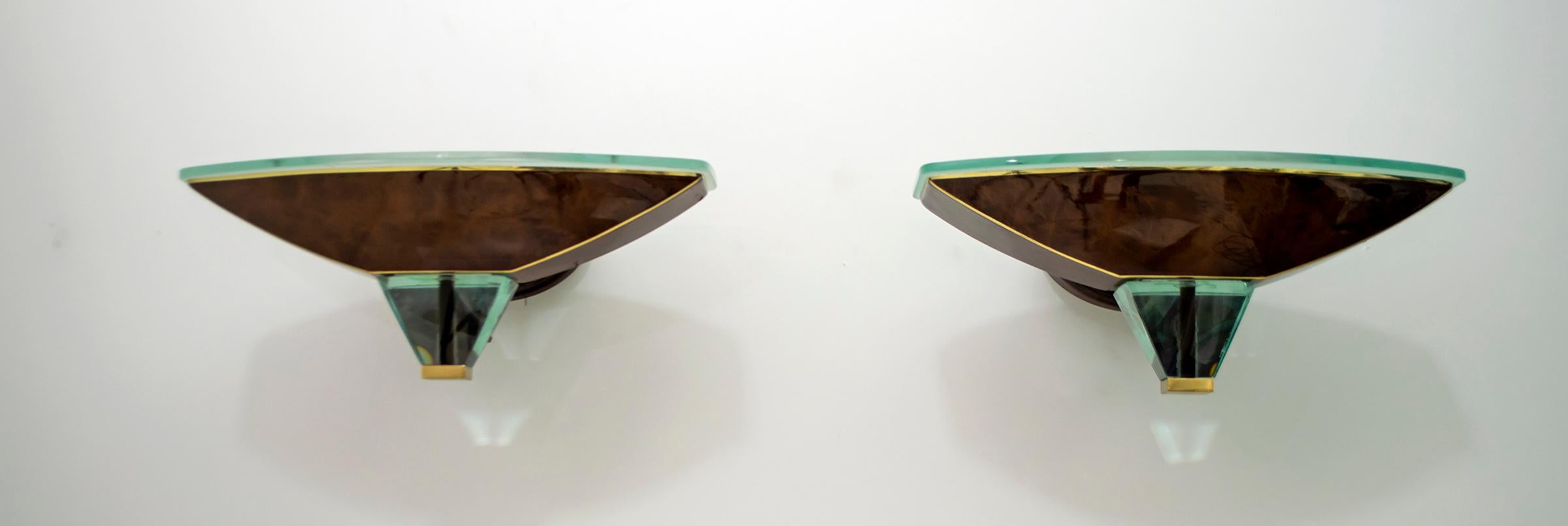 After Fontana Arte Pair of Modern Italian Glass and Brass Sconces, 1980s For Sale 1