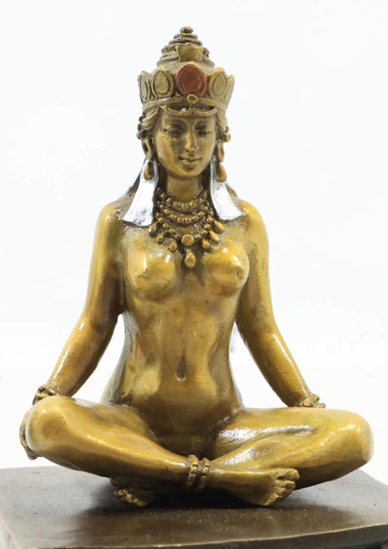 Nach Franz Bergman, Bronze-Buddha-Etui aus Bronze, das sich öffnen lässt, um die nackte Göttin auszustellen im Angebot 4