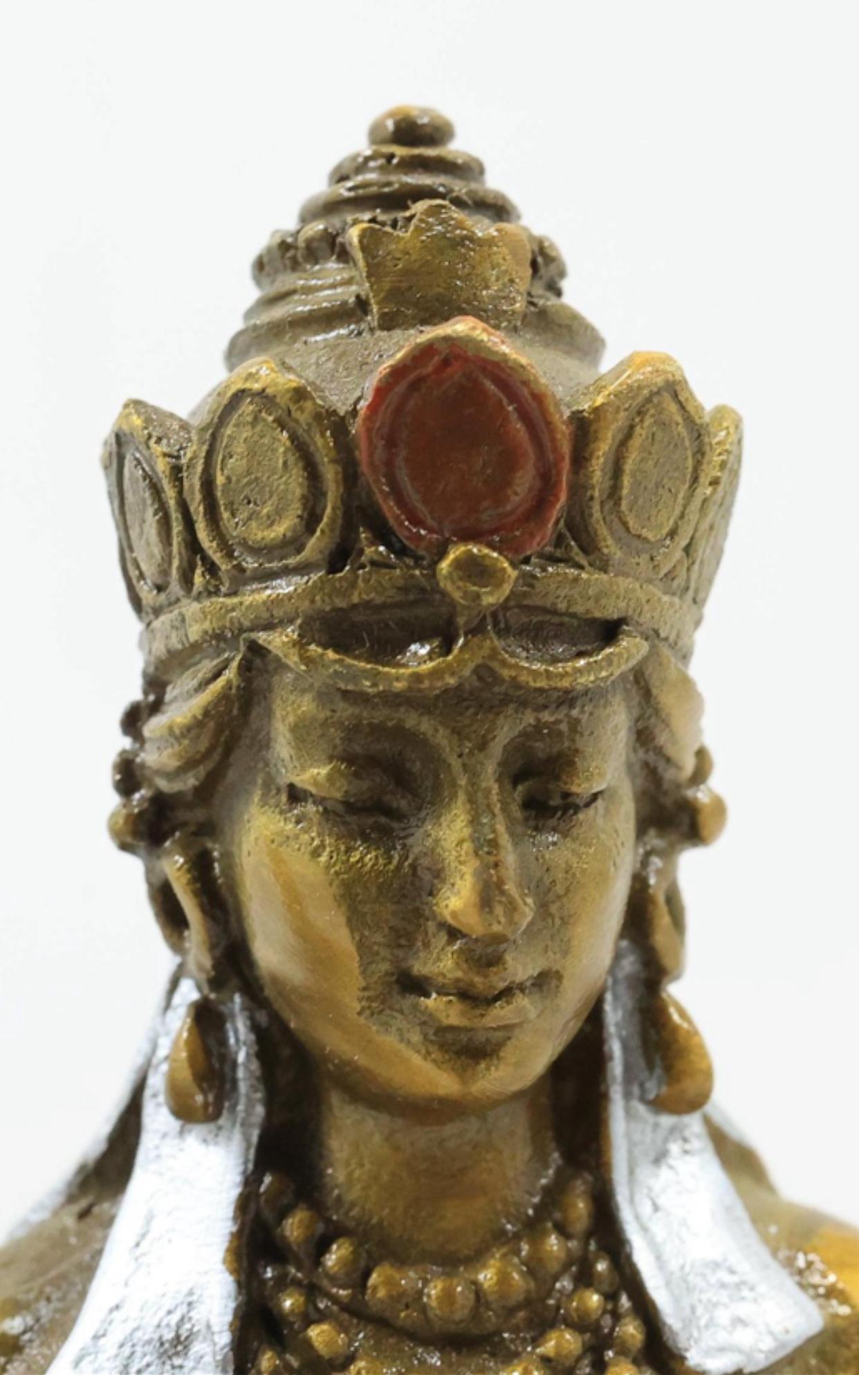 Nach Franz Bergman, Bronze-Buddha-Etui aus Bronze, das sich öffnen lässt, um die nackte Göttin auszustellen im Angebot 5