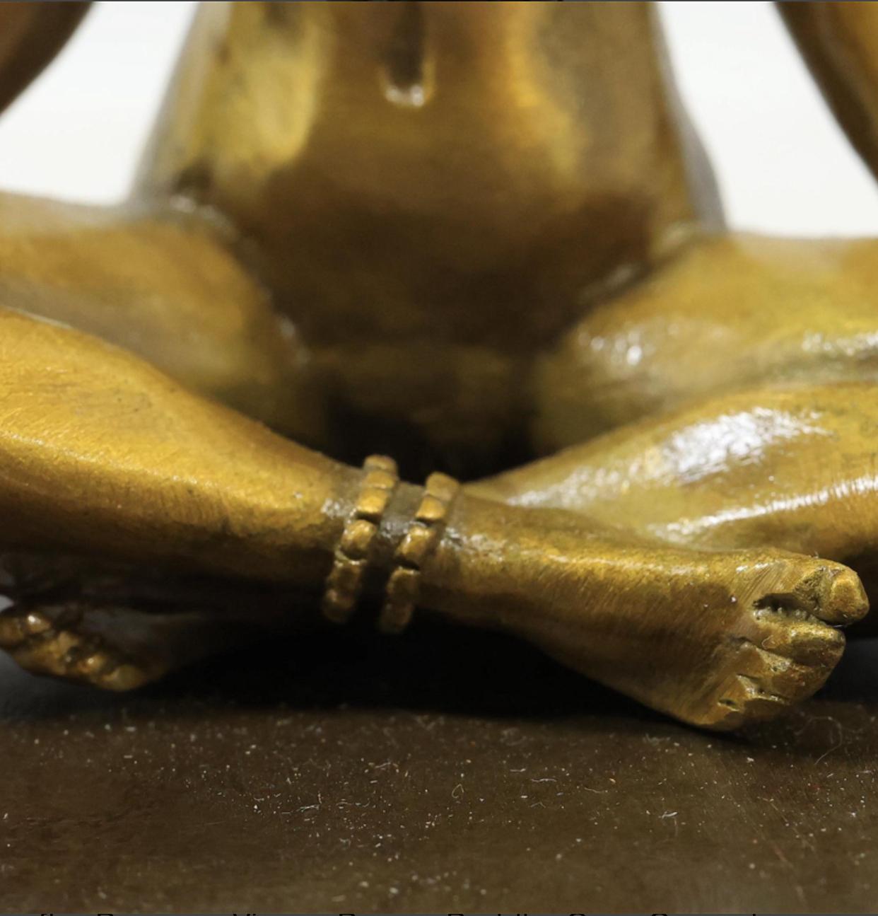 Nach Franz Bergman, Bronze-Buddha-Etui aus Bronze, das sich öffnen lässt, um die nackte Göttin auszustellen im Angebot 10