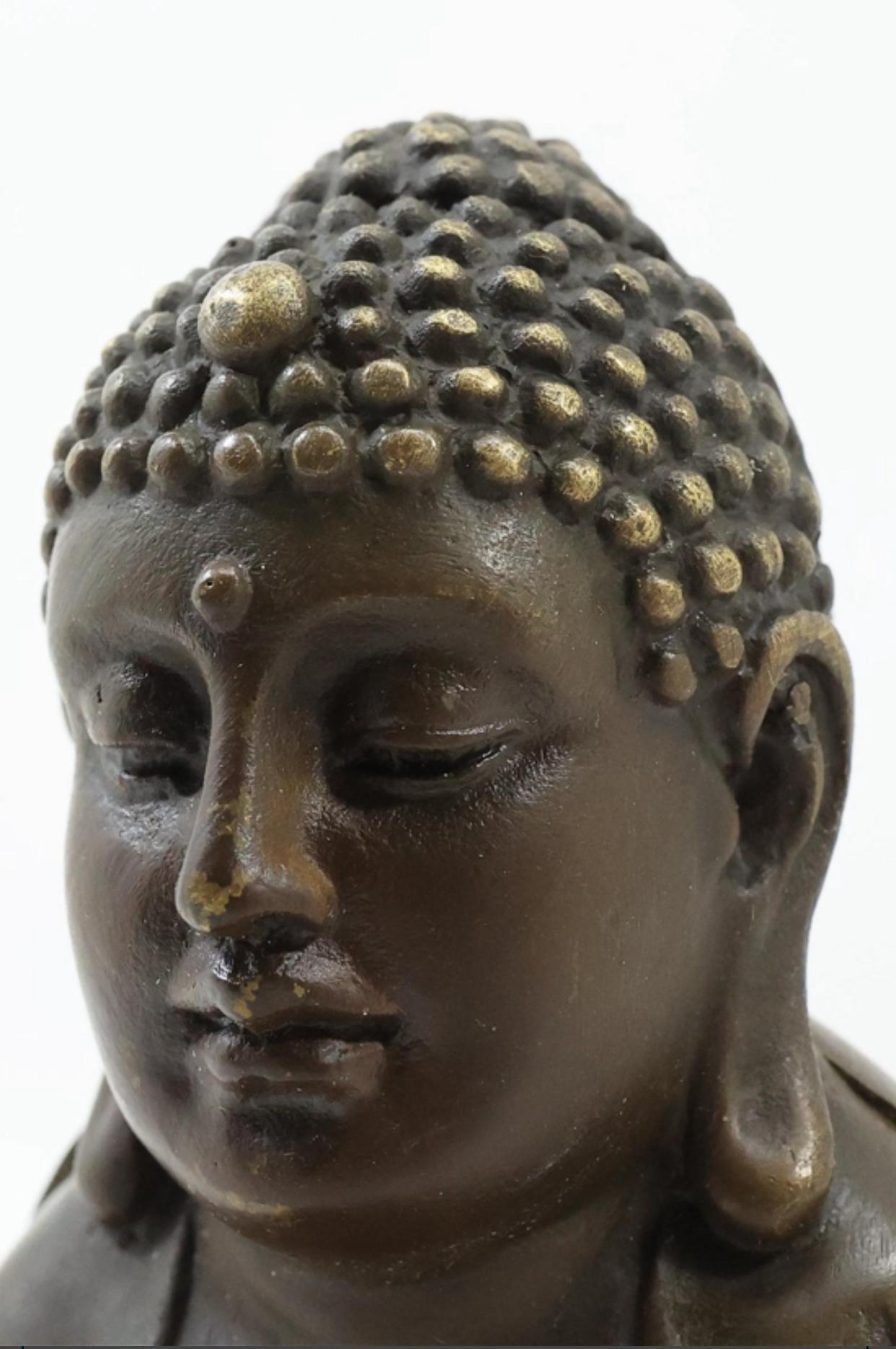Nach Franz Bergman, Bronze-Buddha-Etui aus Bronze, das sich öffnen lässt, um die nackte Göttin auszustellen (Kaltmalerei) im Angebot