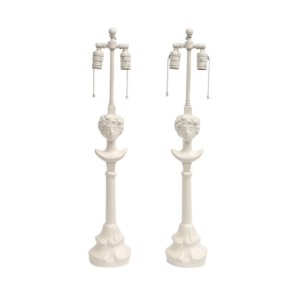 Résine Lampes de table « Colette » de Sirmos, résine blanche mate, d'après Giacometti en vente