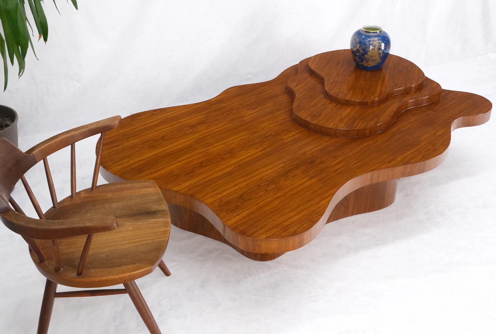 Mid-Century Modern Gibbings decor multilayer Mesa coffee table.