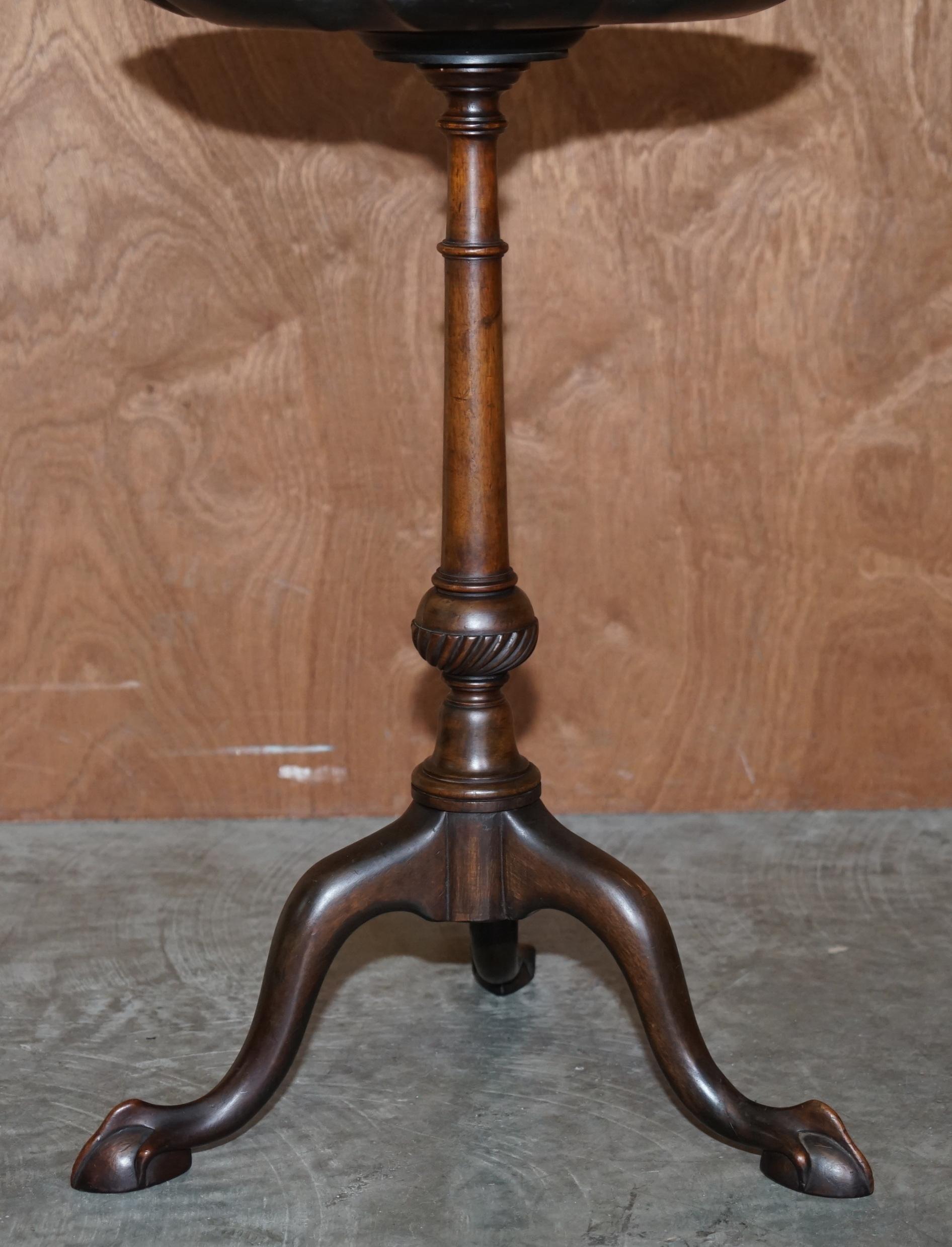 After Gillows of Lancaster Antique Hardwood Pie Crust Claw & Ball End Table For Sale 4