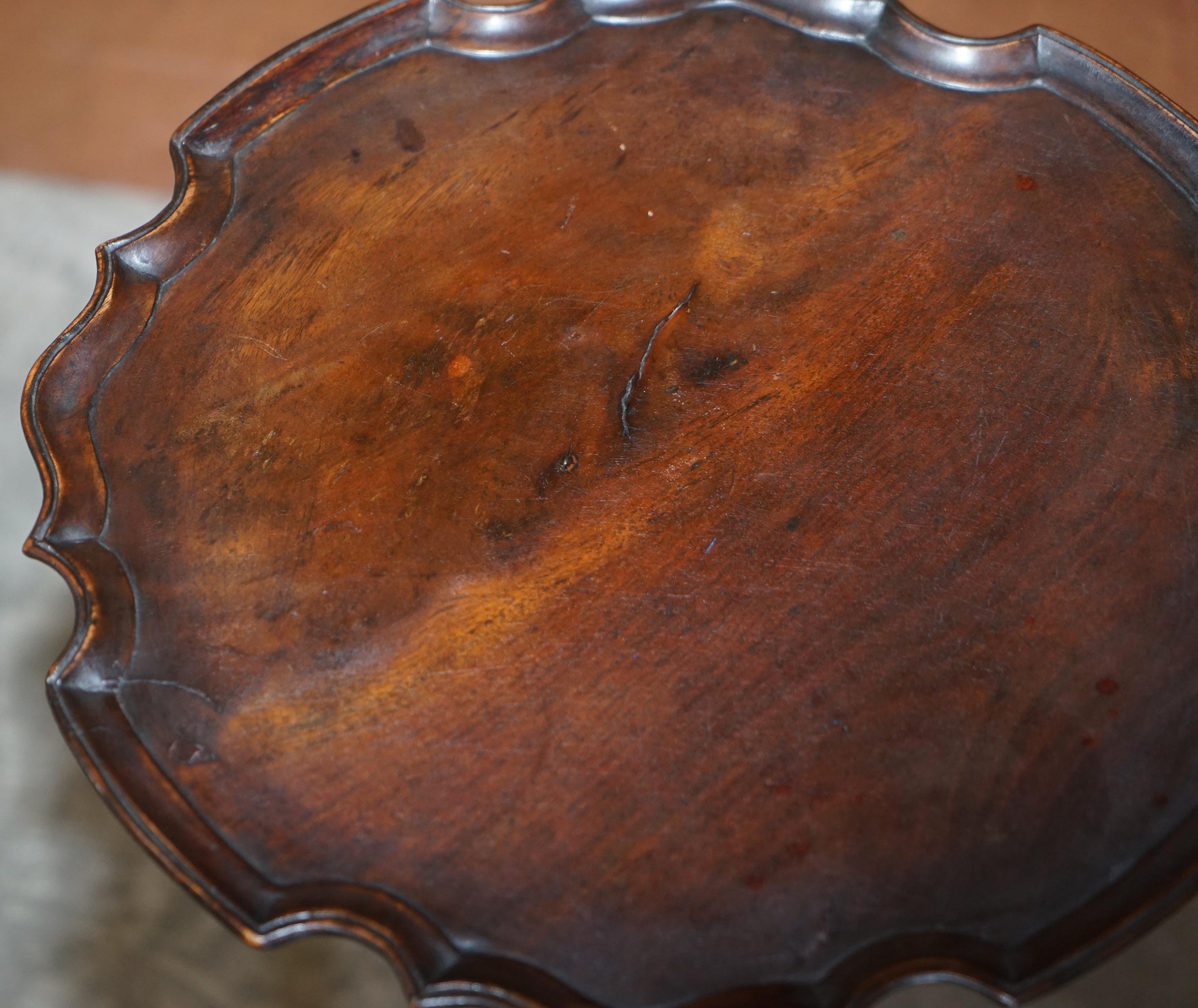 Table d'appoint en bois de feuillus ancien à griffes et boules d'après Gillows of Lancaster en vente 1