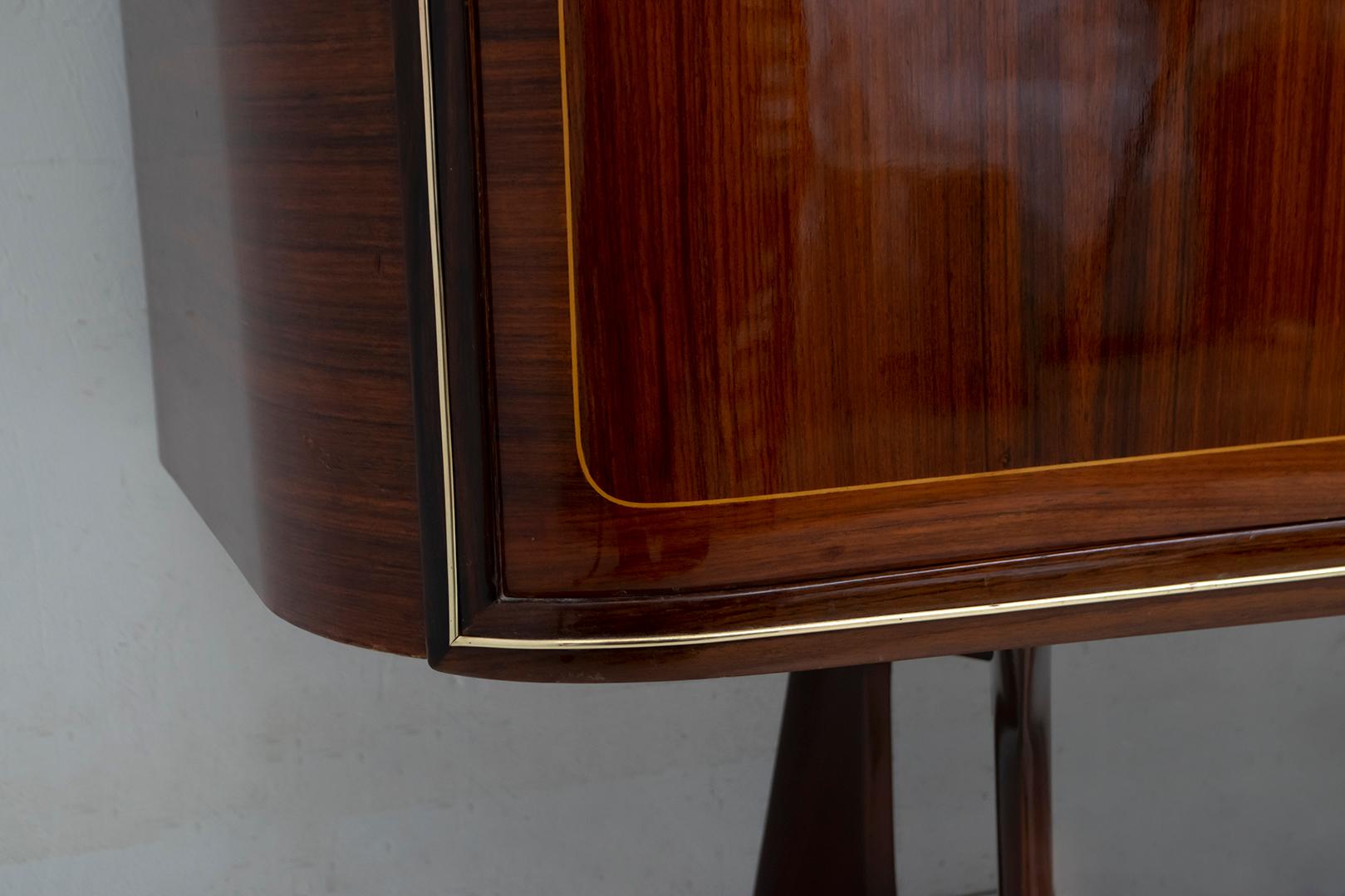Attributed Gio Ponti Mid-Century Italian Mahogany and Brass Bar Cabinet, 1950s For Sale 6